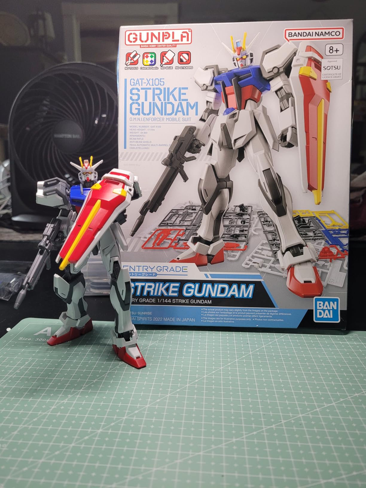 Bandai Hobby - Mobile Suit Gundam Seed - #10 GAT-X105 Strike Gundam Entry Grade 1/144 Model Kit customer photo 1