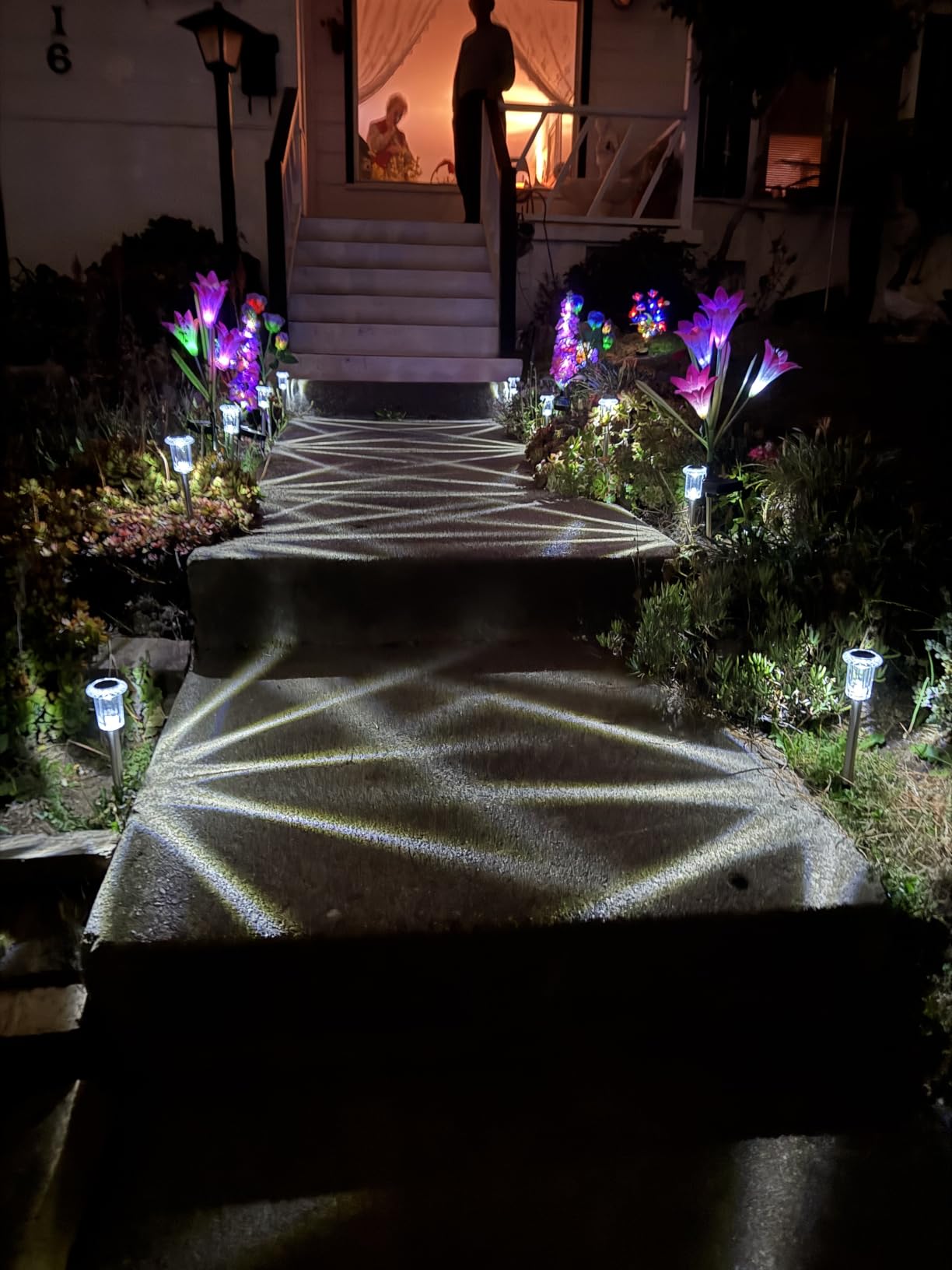 Eyrosa Solar Outdoor Lights, 10 Pack Waterproof Stainless Steel Solar Stake Lights for Pathway Garden Yard Path Walkway Driveway Lawn Patio Outside Decor, Cool White customer photo 1