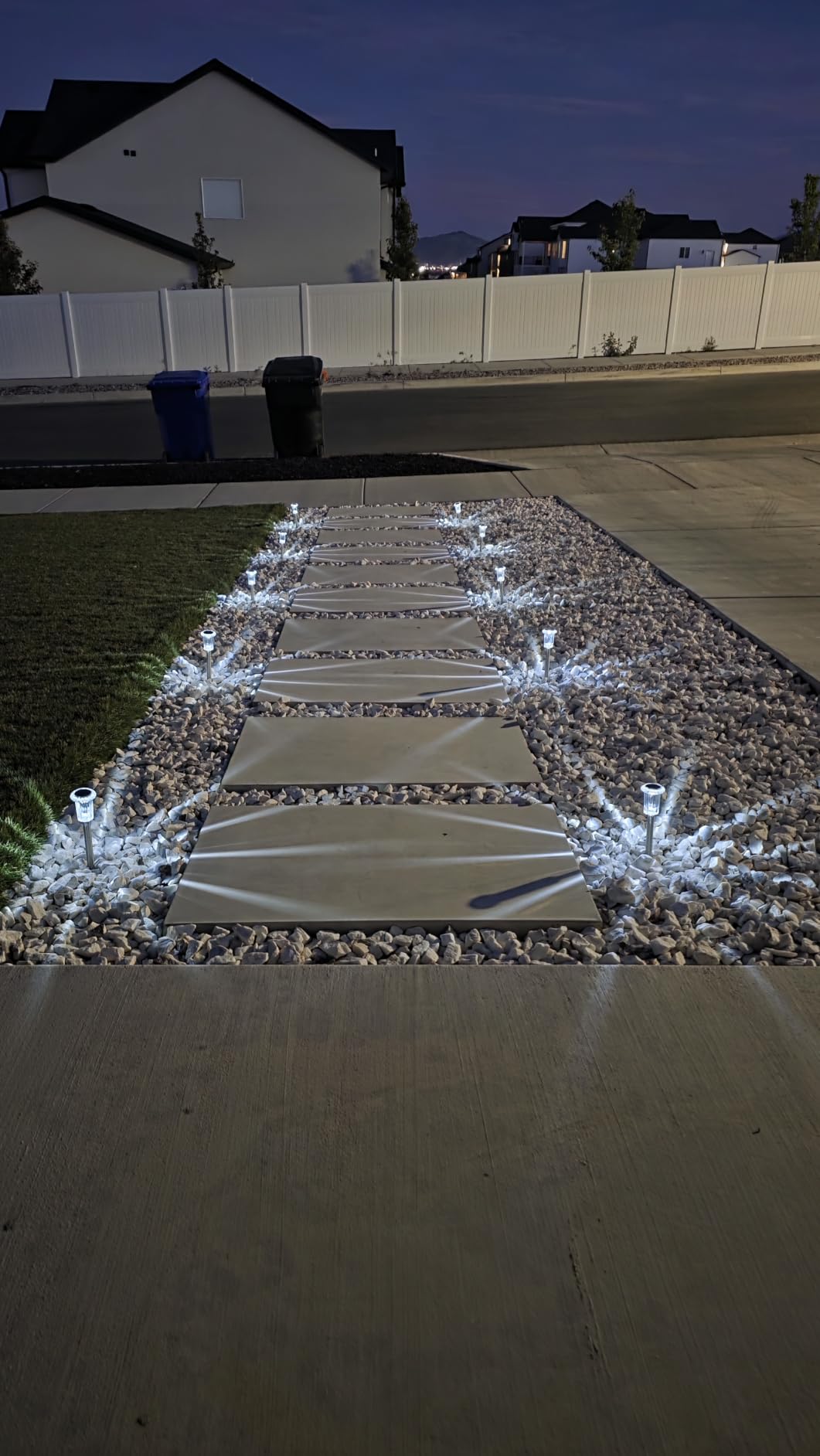 Eyrosa Solar Outdoor Lights, 10 Pack Waterproof Stainless Steel Solar Stake Lights for Pathway Garden Yard Path Walkway Driveway Lawn Patio Outside Decor, Cool White customer photo 2