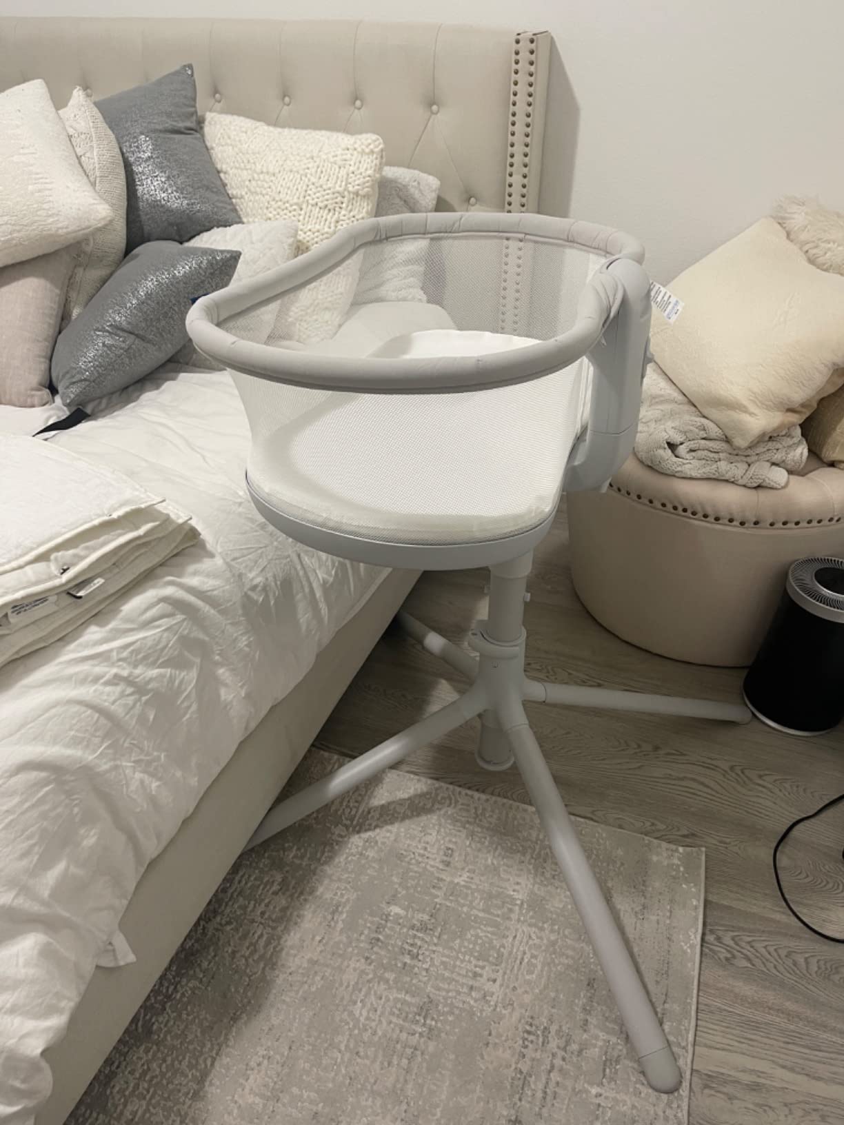 HALO BassiNest Swivel Sleeper 3.0 – Over-Bed Baby Bassinet with 360 Rotation, Adjustable Height, Breathable Mesh, Safe Close Sleeping, Lowering Wall for Easy Access, Feeding & C-Section Recovery customer photo 1