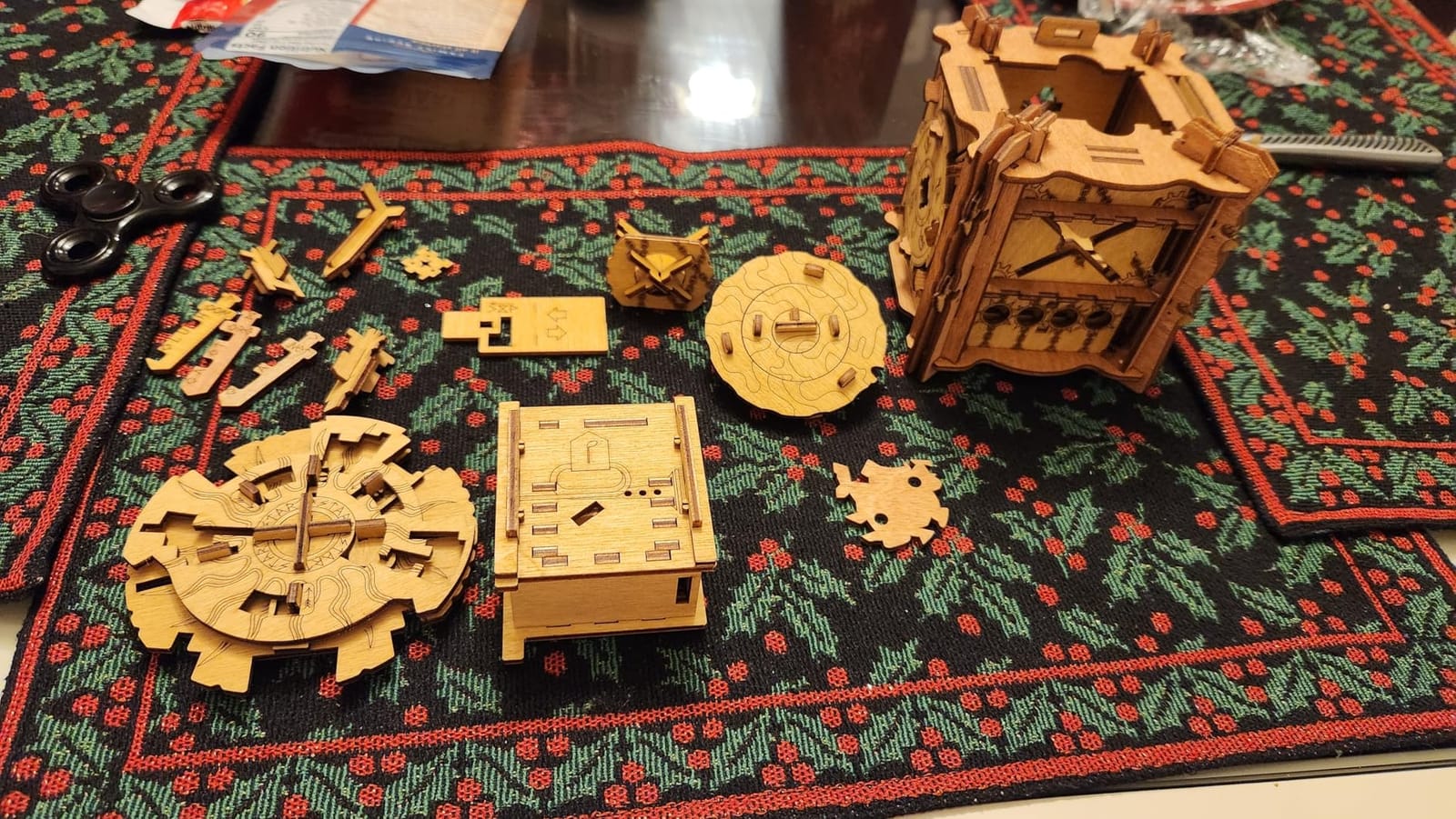 iDventure Cluebox Camelot, Escape Room in a Wooden Puzzle Box for Adults customer photo 1