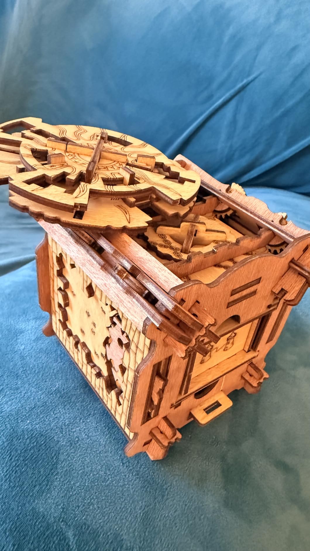 iDventure Cluebox Camelot, Escape Room in a Wooden Puzzle Box for Adults customer photo 2