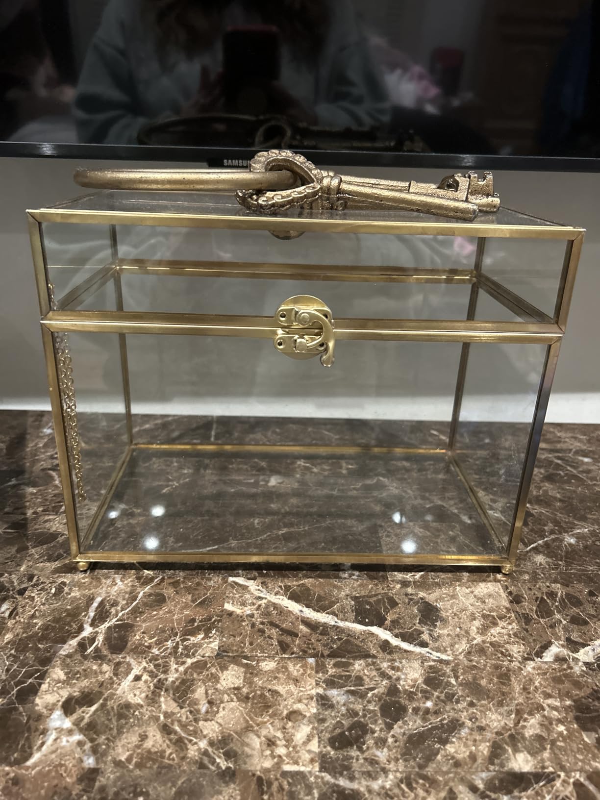 YIMORENCE V Gold Glass Card Holder - Rectangle Shape Wedding Envelope Box with Slot and Foot customer photo 2