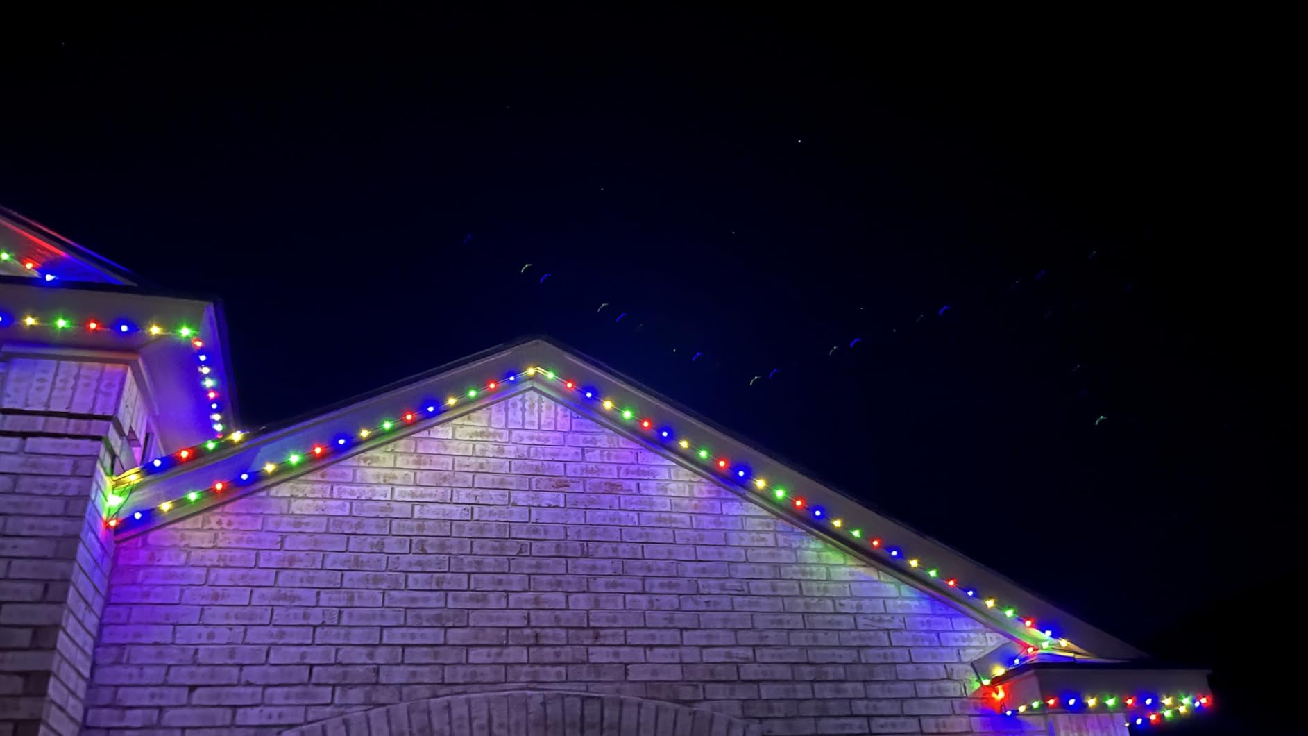 Ollny Christmas Lights 1000 LED 330 FT, IP67 Waterproof Plug in Christmas Tree Lights with Remote, 8 Modes, 3 Timers, Dimmable, House Xmas Indoor Decorations Outdoor Christmas Lights (Multicolored) customer photo 1