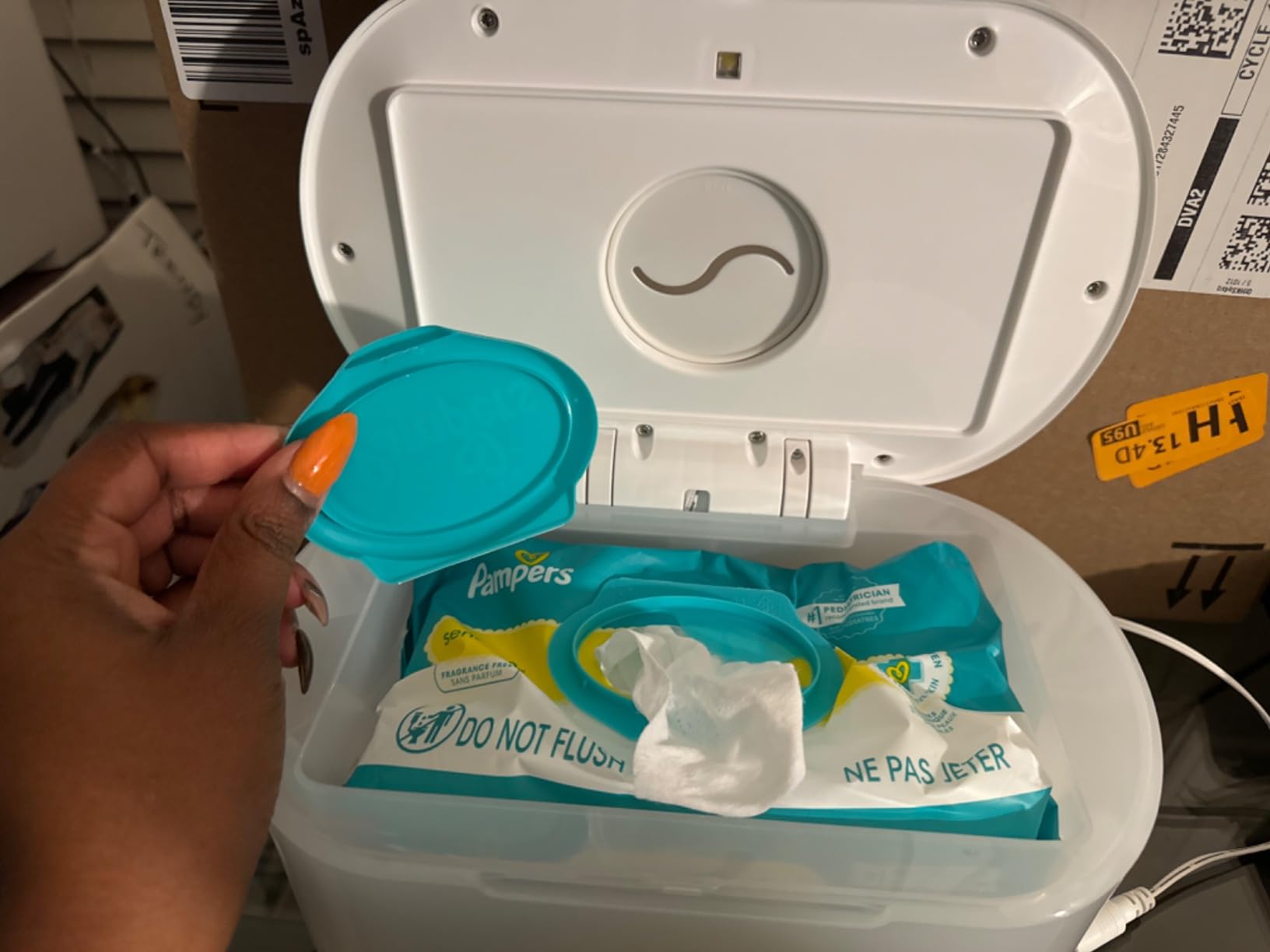 Munchkin Touch Free Baby Wipe Warmer with Nightlight & Motion Sensor, White customer photo 2