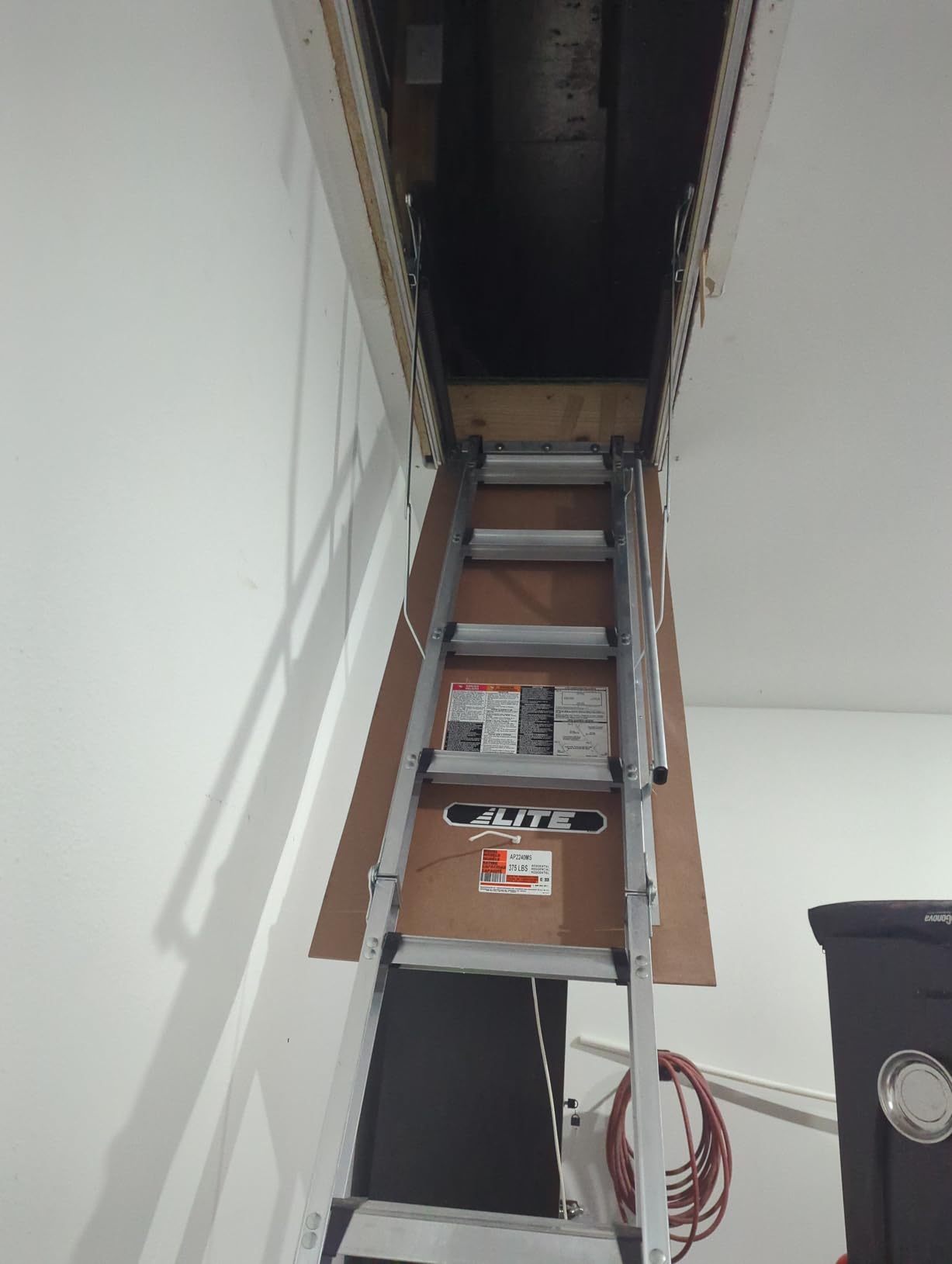 LITE 10-Foot Aluminium Attic Ladder 54