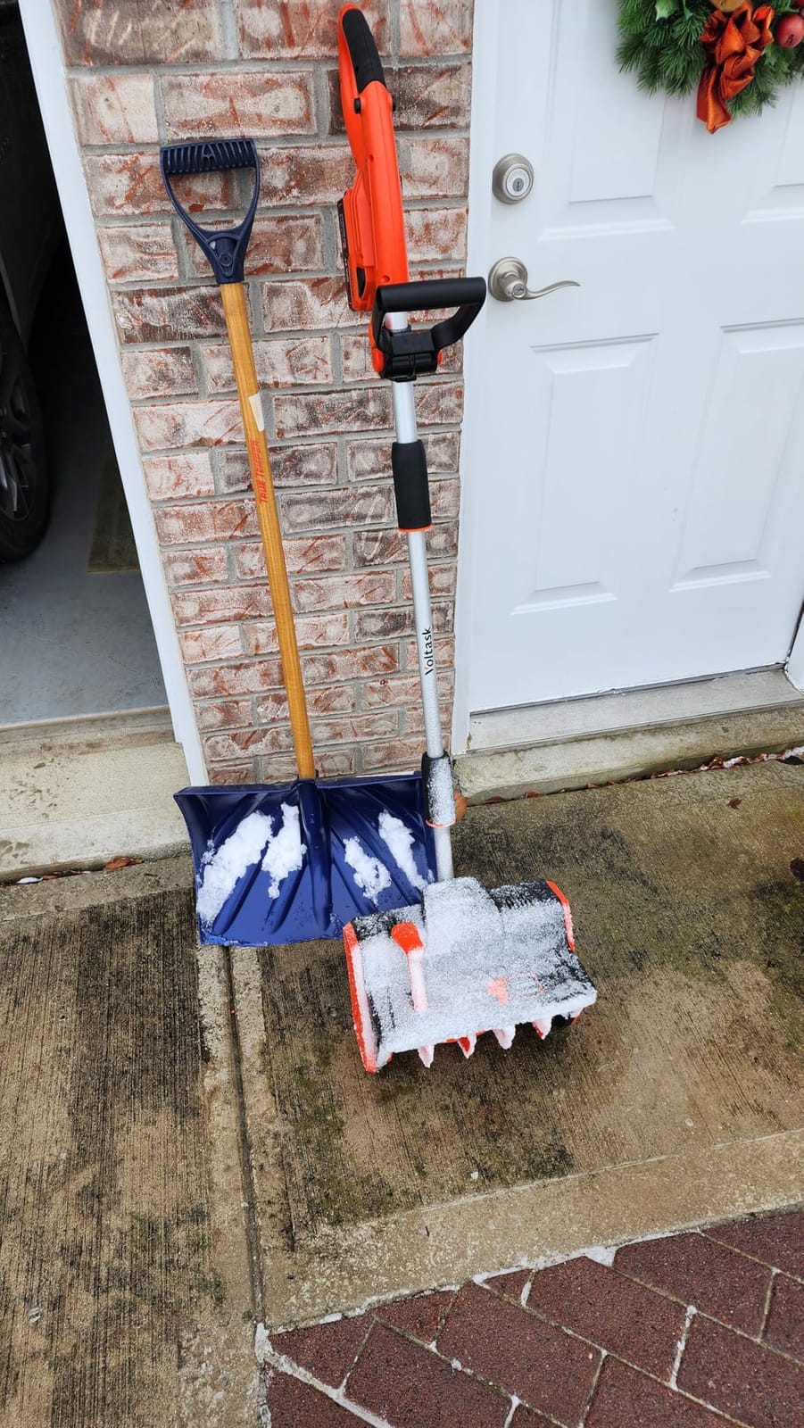 VOLTASK Cordless Snow Shovel, 24V | 13-Inch | 4-Ah Cordless Snow Blower, Battery Snow Blower with Directional Plate & Adjustable Front Handle (4-Ah Battery & Quick Charger Included) customer photo 2