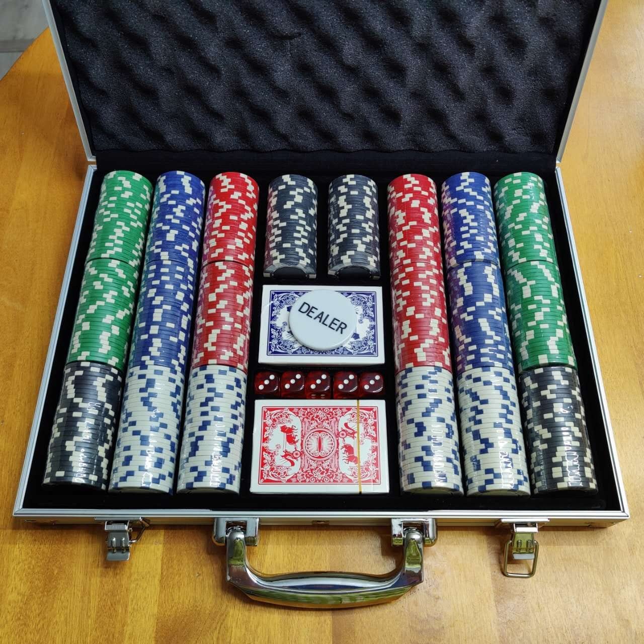Comie Poker Chips, 500PCS Poker Chip Set with Aluminum Travel Case, 11.5 Gram Poker Set for Texas Hold'em Blackjack Gambling customer photo 2