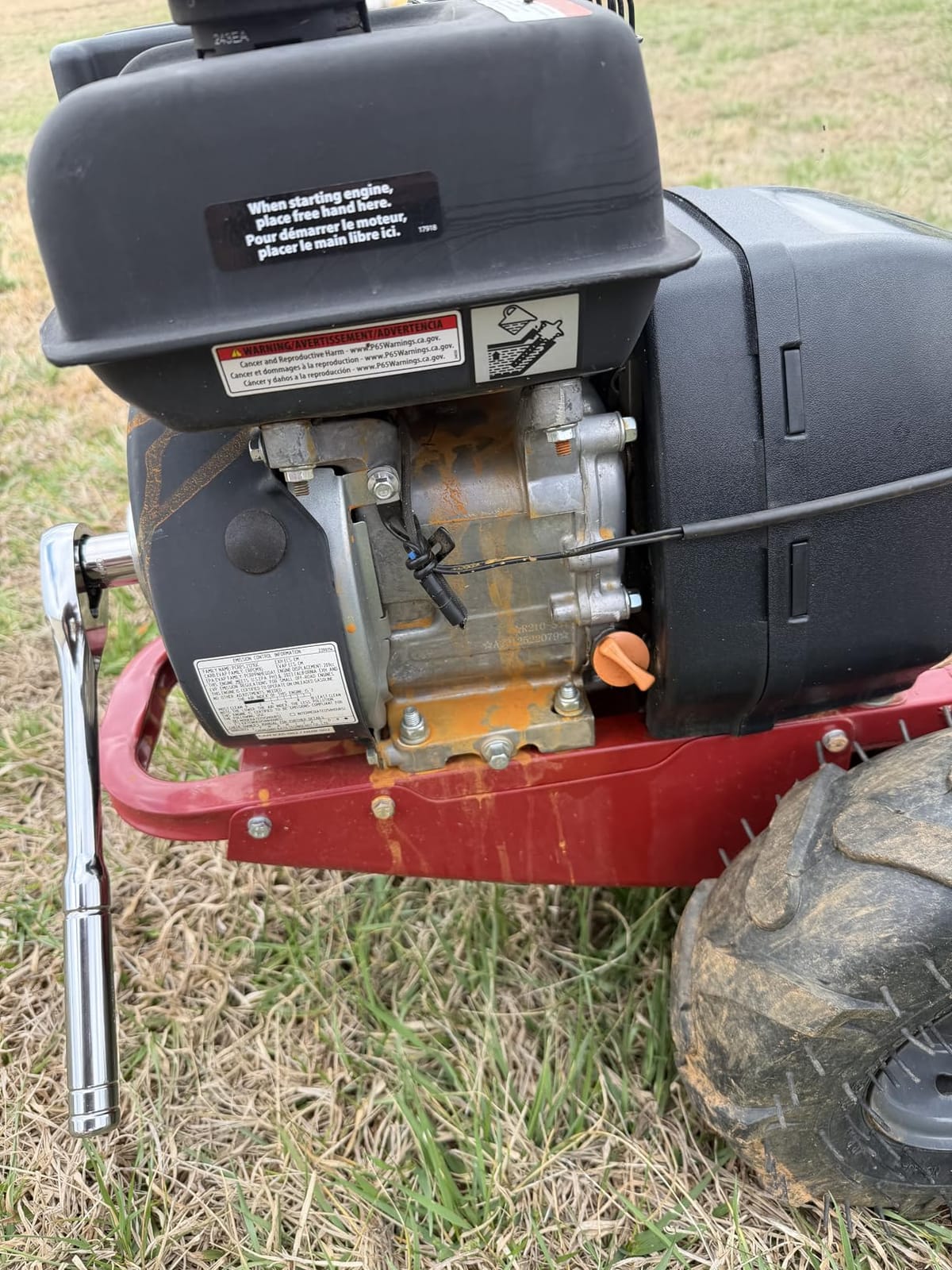 EARTHQUAKE Victory Rear Tine Tiller, Powerful 209cc 4-Cycle Viper Engine, Rugged Bronze Gear Transmission, Counter-Rotating Tines, Instant Reverse, Pneumatic Wheels, Model: 39381, Red/Black customer photo 1