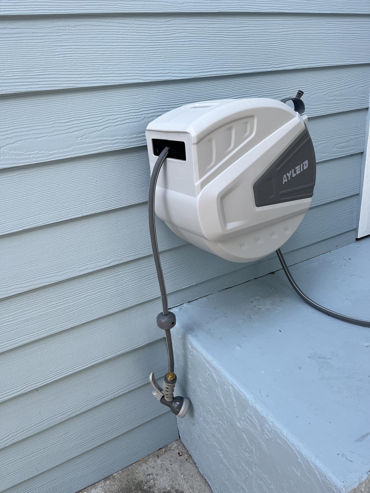 Retractable Rubber Hybrid Garden Hose Reel, 1/2