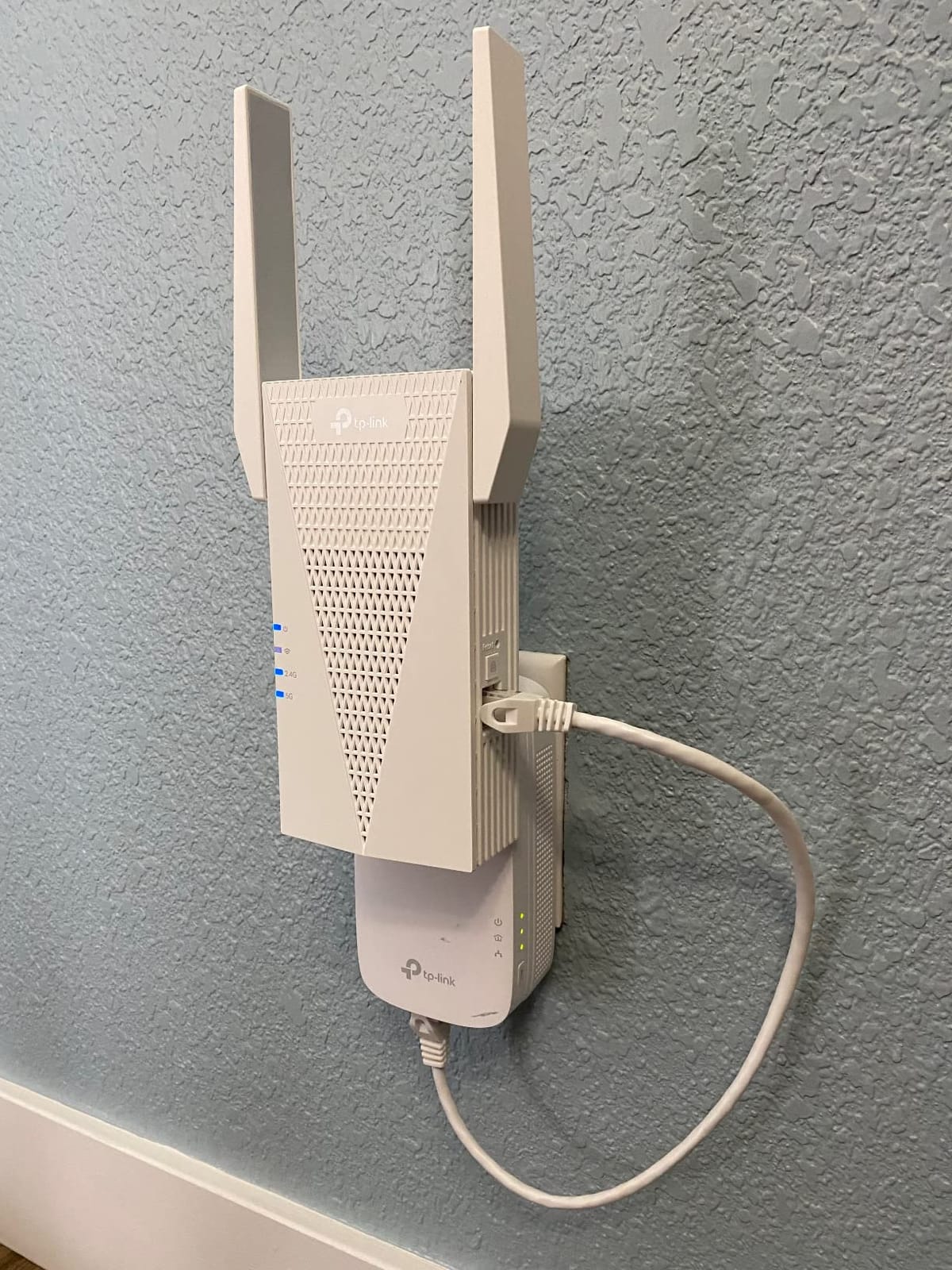 TP-Link AX3000 WiFi 6 Range Extender | PCMag Editor's Choice | Dual-Band Wireless Repeater w/Ethernet Port | Up to 2400 Sq. Ft., 64 Devices | Internet Signal Booster | APP Setup | EasyMesh (RE715X) customer photo 2