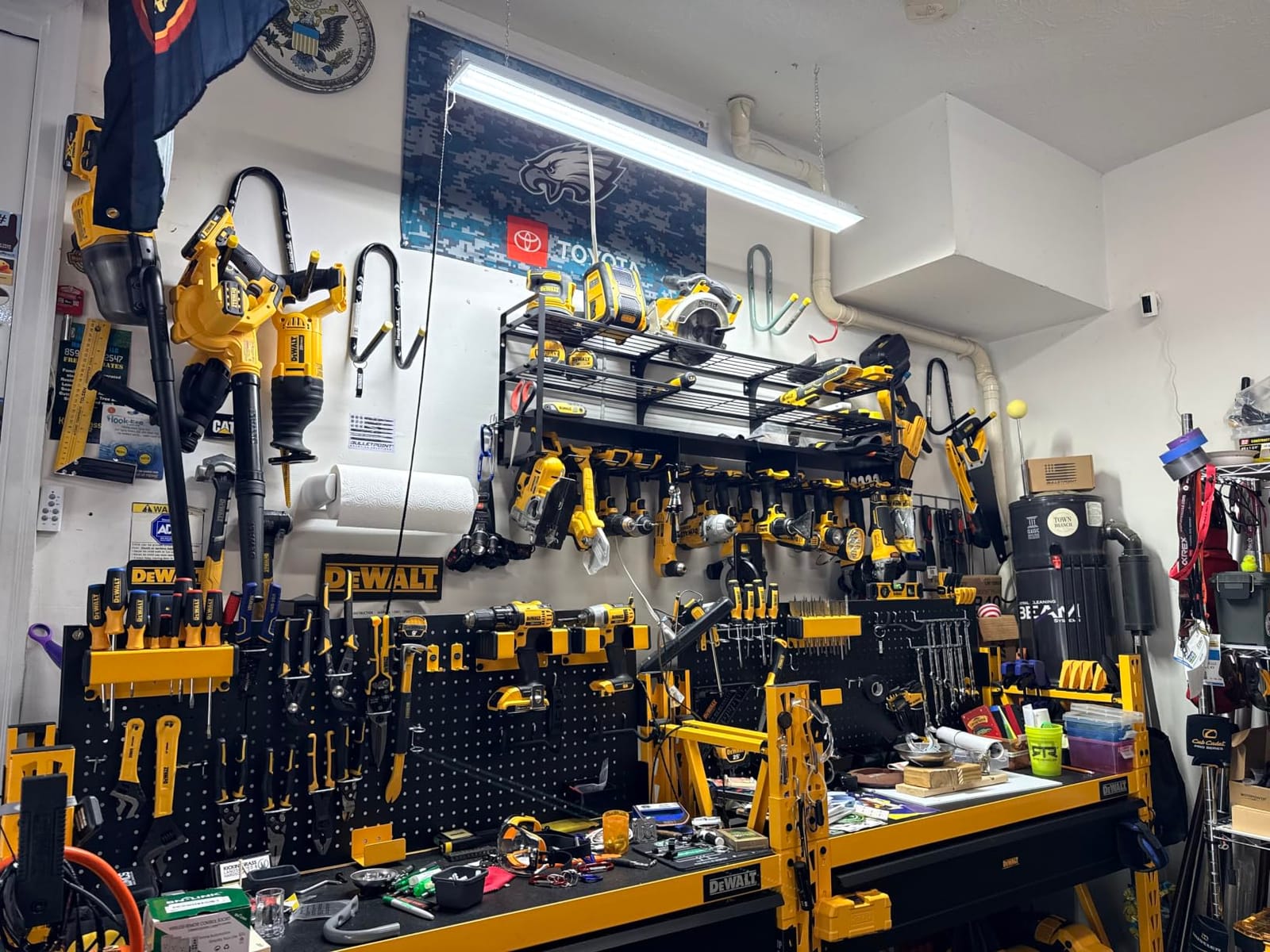 DEWALT Torque Wrench Tool Set, Tire Change Kit, 50-250 FT-LB, 12 Piece with Storage Case (DWMT45012) customer photo 2