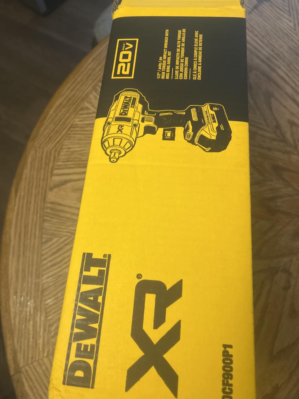 DEWALT 20V MAX Cordless Impact Wrench with Hog Ring Anvil, Brushless High Torque 1/2 Impact Gun, 4-Mode Speed, Includes Battery, Charger and Kit Bag (DCF900P1) customer photo 1