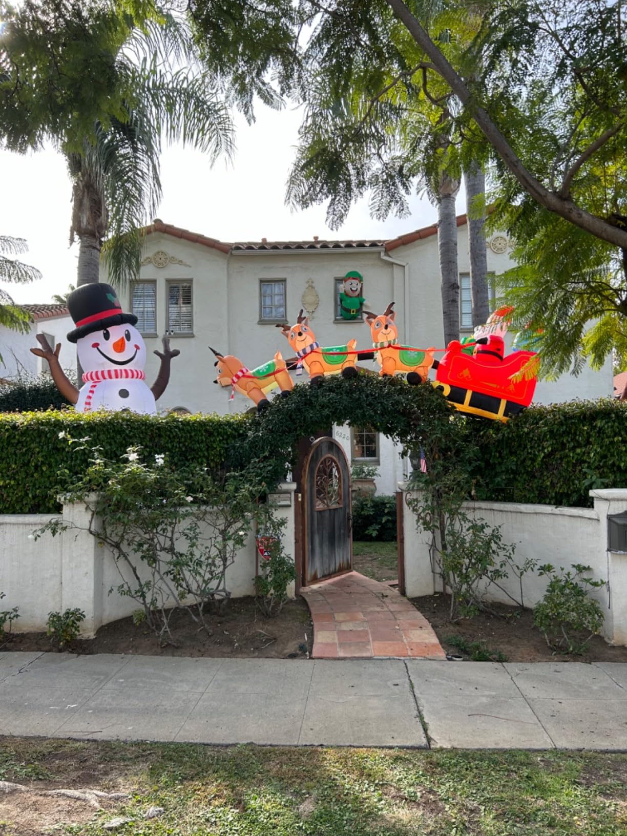 EAONE 12 Ft Christmas Inflatables Outdoor Decorations Giant Blow Up Yard Decorations Inflatable Santa Claus on Sleigh and 3 Reindeer, with Built-in LED Lights for Indoor Outdoor Home Holiday Decor customer photo 2