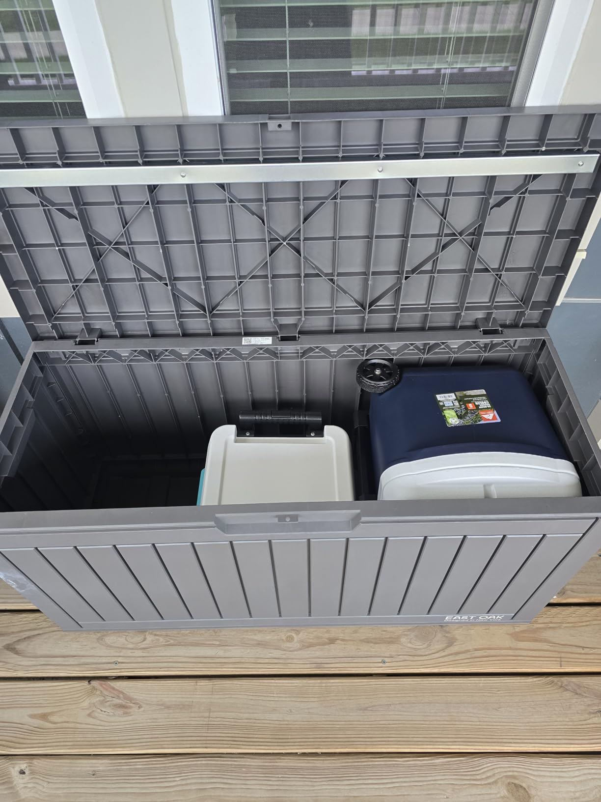 EAST OAK Outdoor Storage Box, 60 Gallon Deck Box Indoor and Outdoor Use, Waterproof Resin Storage Bin for Patio Cushions, Gardening Tools, Lockable, UV Resistant, Grey customer photo 2