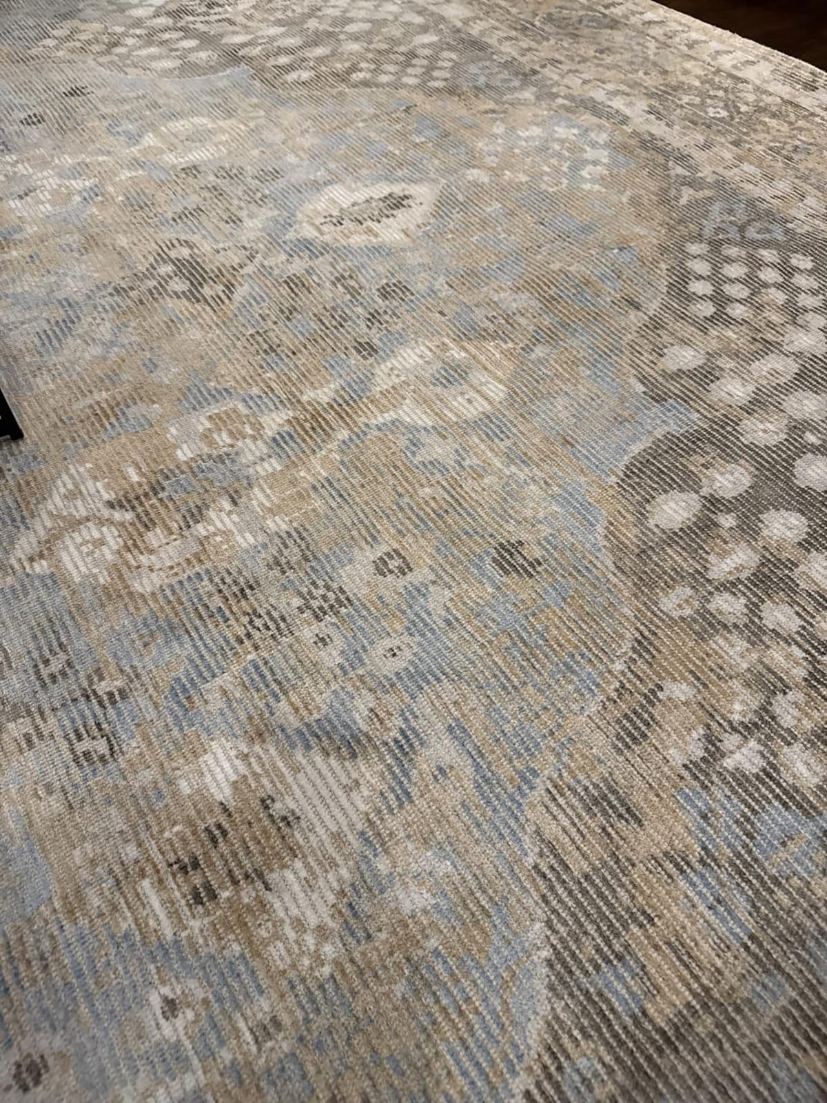 SAFAVIEH Restoration Vintage Collection Area Rug - 9' x 12', Beige & Sand, Handmade Distressed Wool & Viscose, Ideal for High Traffic Areas in Living Room, Bedroom (RVT703B) customer photo 1