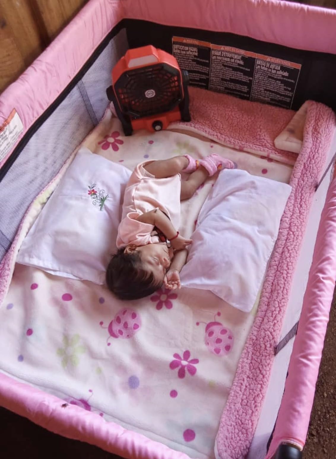 Dream On Me Zazzy Portable Baby Playard with Bassinet, Travel Carry Bag, Gray customer photo 1