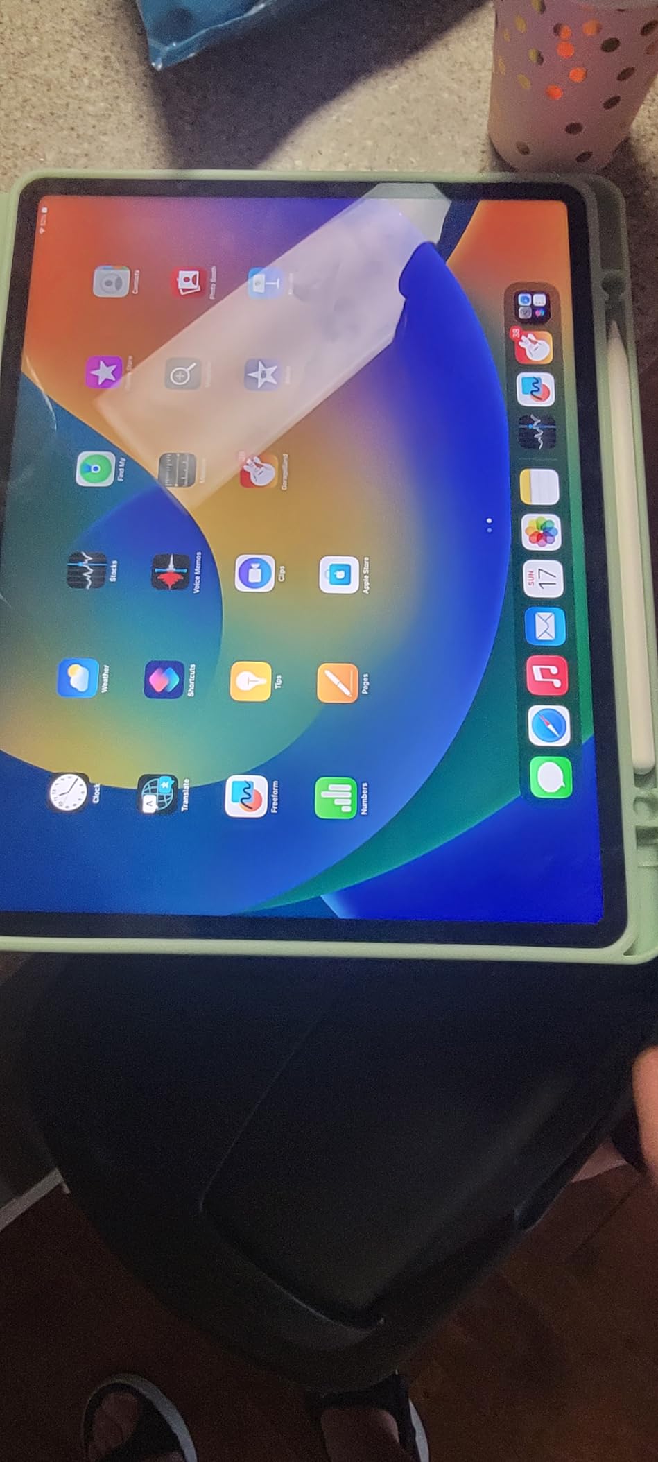 Apple iPad Pro 12.9-inch (6th Generation): with M2 chip, Liquid Retina XDR Display, 512GB, Wi-Fi 6E, 12MP front/12MP and 10MP Back Cameras, Face ID, All-Day Battery Life - Space Gray customer photo 2