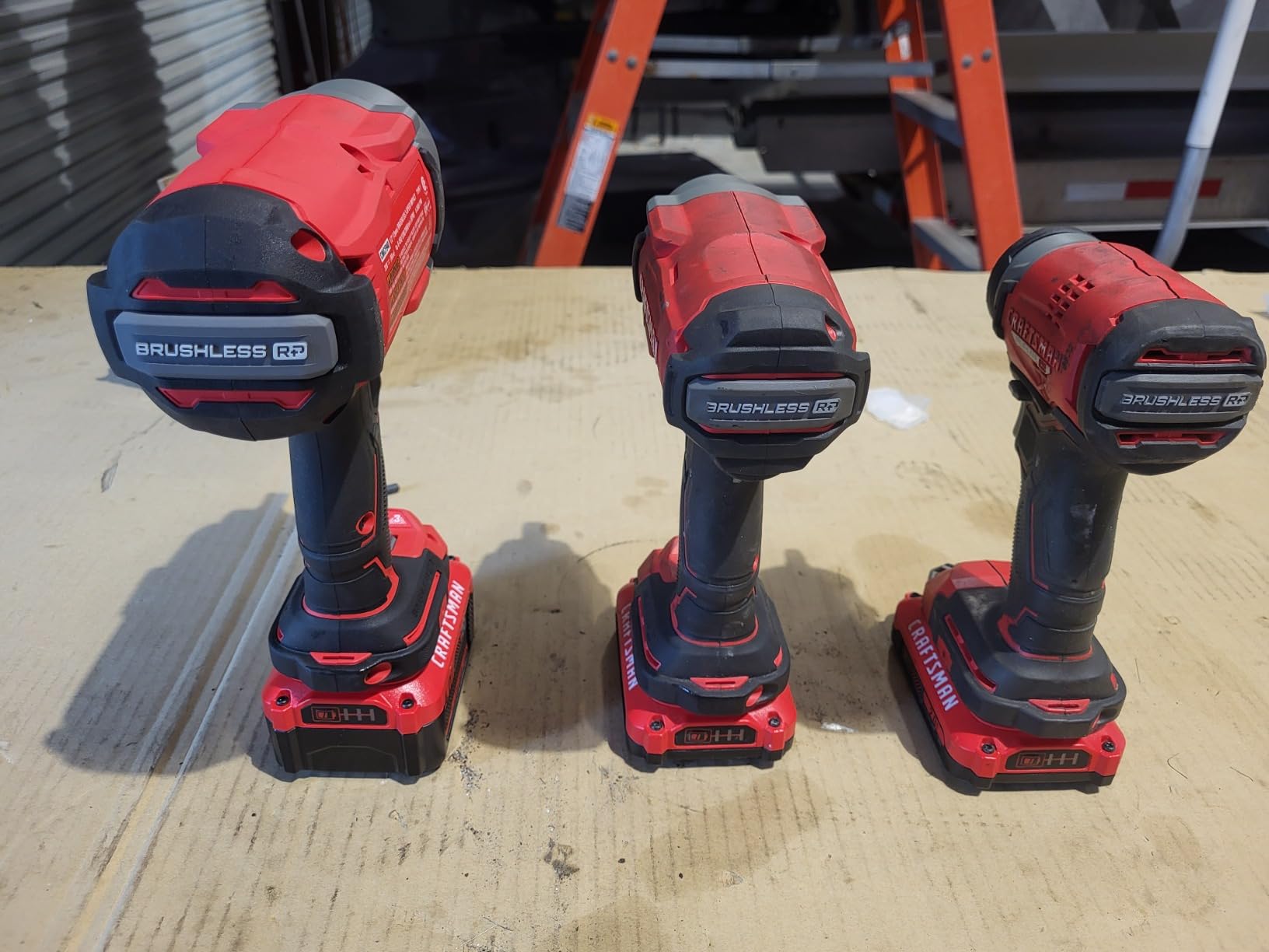 CRAFTSMAN V20 RP Impact Wrench, Cordless, Brushless, High Torque, 1/2 Inch, 4Ah Battery and Charger Included (CMCF940M1) customer photo 2
