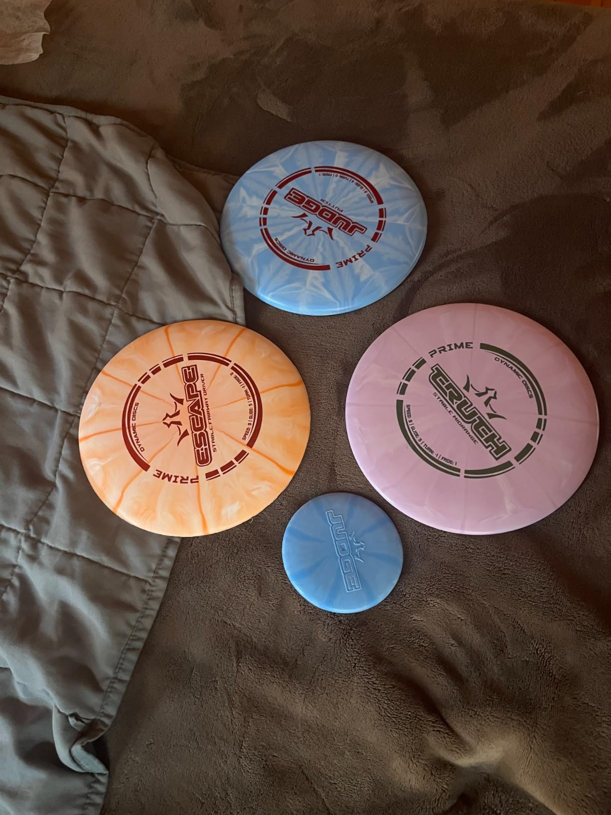 Dynamic Discs Prime Burst 6 Disc Golf Set | Includes 1x Putter, 2X Midrange, 2X Fairway, 1x Driver + Mini Marker | Disc Golf Accessories for Beginners | 170-176g | Beginner Pack for Amateurs customer photo 1