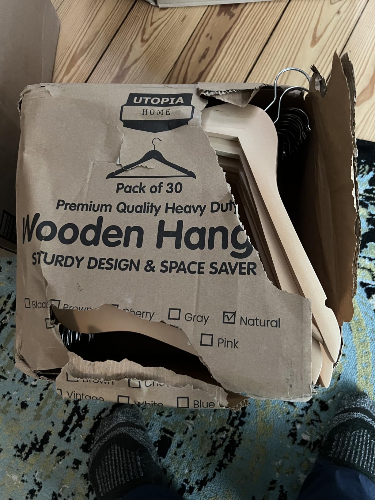 Utopia Home Wooden Hangers 30 Pack - Slim Suit Hangers Natural | 360° rotatable hook | Shoulder grooves | Durable & slim design | Ideal for suits, coats & jackets customer photo 1