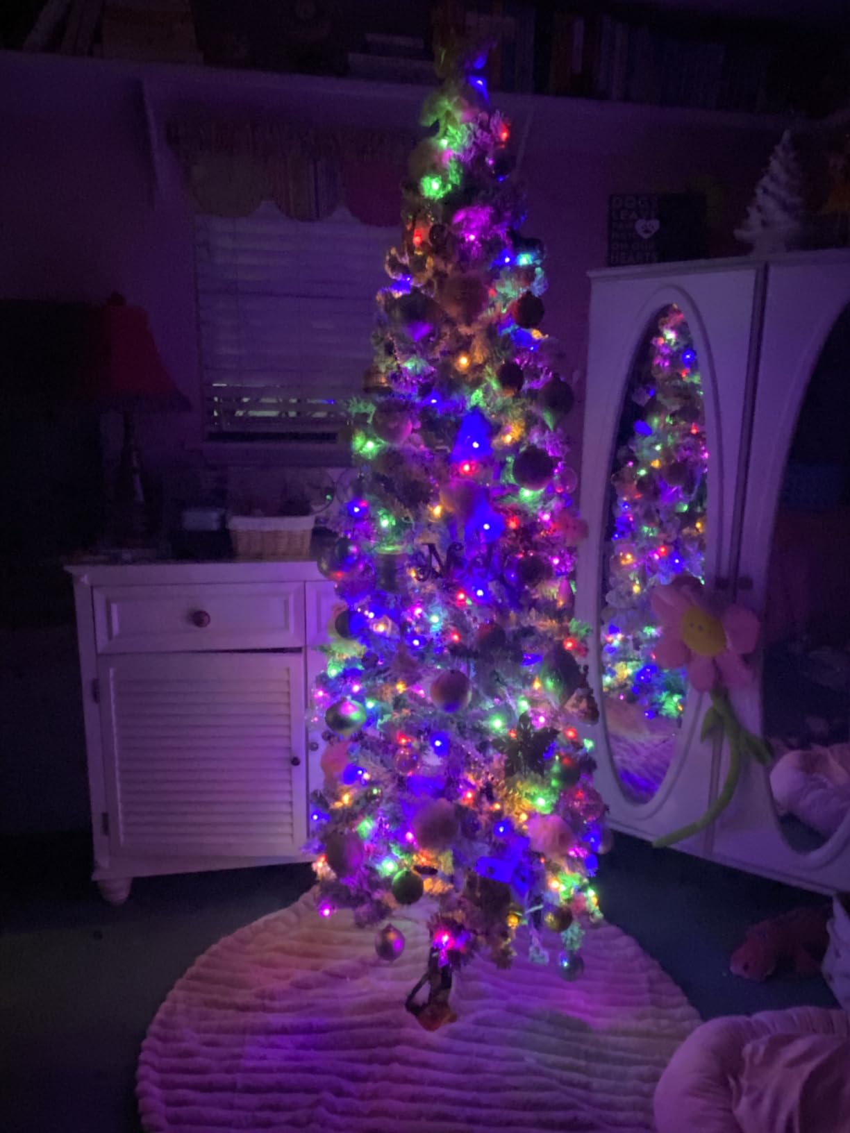 Best Choice Products Flocked Pencil Christmas Tree, Pre-Lit Slim 6ft Artificial Holiday Decoration, 2-in-1 White & Multicolor Lights customer photo 1