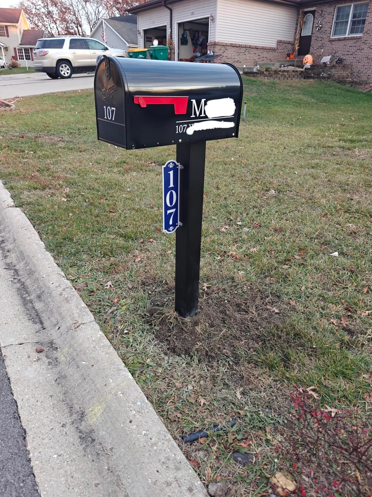 Architectural Mailboxes Brighton Aluminum Mailbox Post, Black | Heavy-duty post with weather-resistant outdoor build and a rust-resistant powder-coat finish. customer photo 2