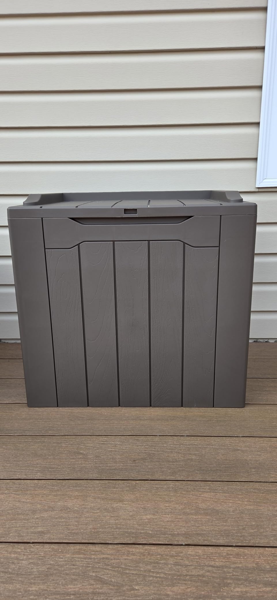 Greesum Outdoor Storage Box 31 Gallon Storage Box with Lid for Patio Furniture, Garden Tools, Pool Supplies, Waterproof and UV Resistant, Lockable, Dark Black customer photo 2