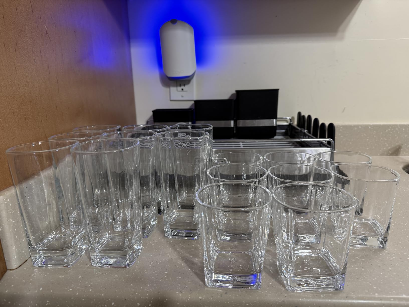 Le'raze Collins Everyday Drinking Glasses Set of 16 Drinkware Kitchen Glasses for Cocktail, Iced Coffee, Beer, Ice Tea, Wine, Whiskey, Water, 8 Tall Highball Glass Cups & 8 Short Old Fashioned. customer photo 1