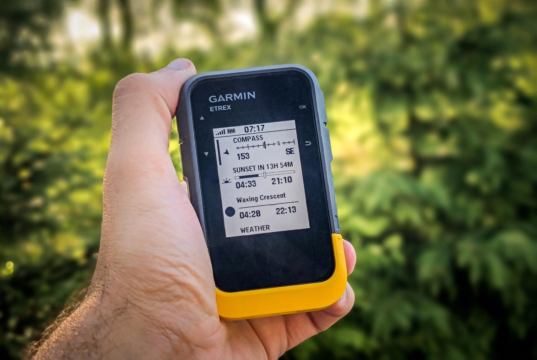 Garmin eTrex SE, GPS Handheld Navigator | Wireless Connectivity, Multi-GNSS Support, Sunlight Readable Screen customer photo 1