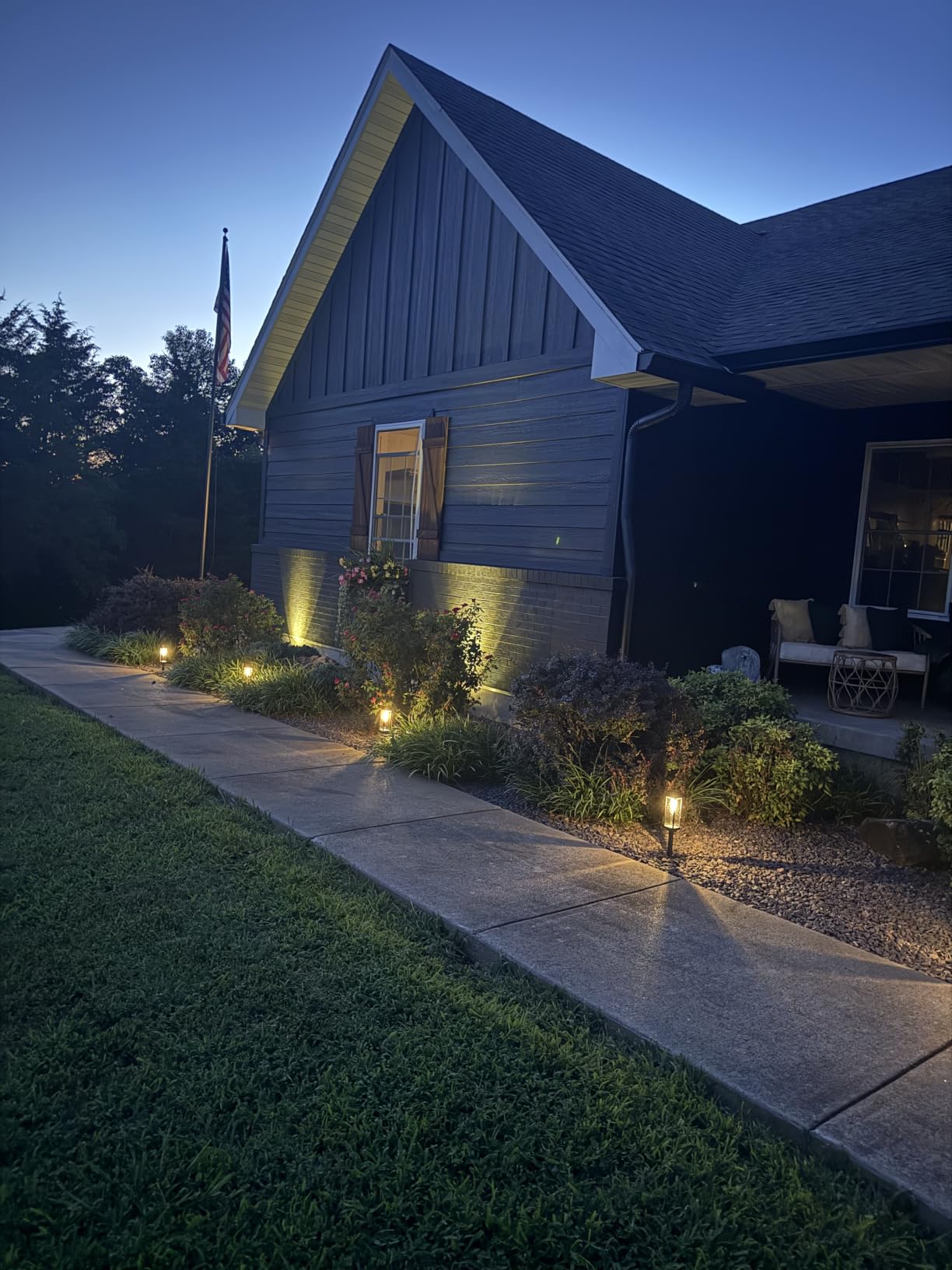 BITPOTT Solar Lights Outdoor, 8 Pack, Warm White, IP65 customer photo 2
