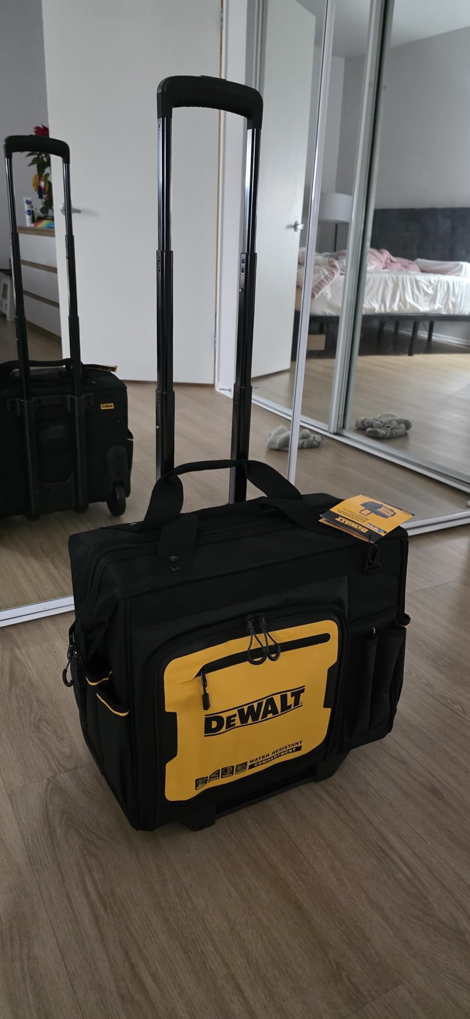 DEWALT 18 Inch Rolling Tool Storage Bag with 27 Pockets (DWST560107) customer photo 2