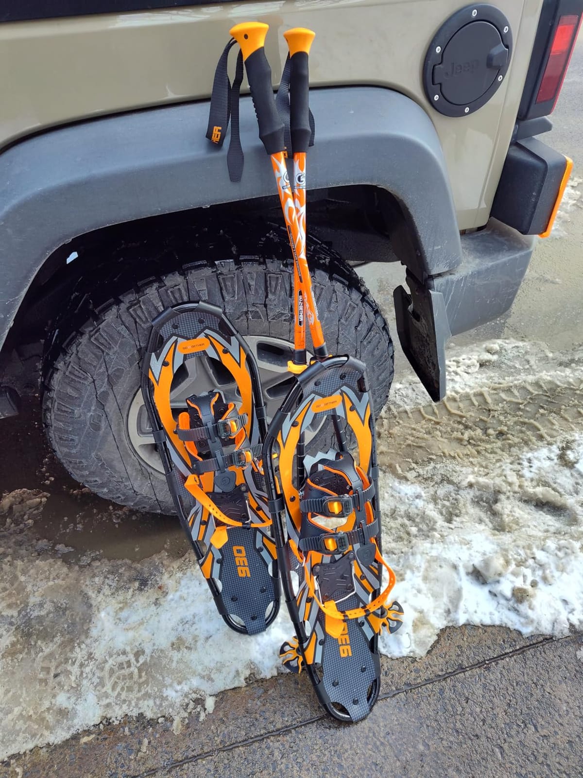 G2 21/25/30/36 Inches Light Weight Snowshoes with Trekking Poles, Tote Bag, Special EVA Padded Ratchet Binding, Heel Lift, Toe Box (6 Colors Available) customer photo 2