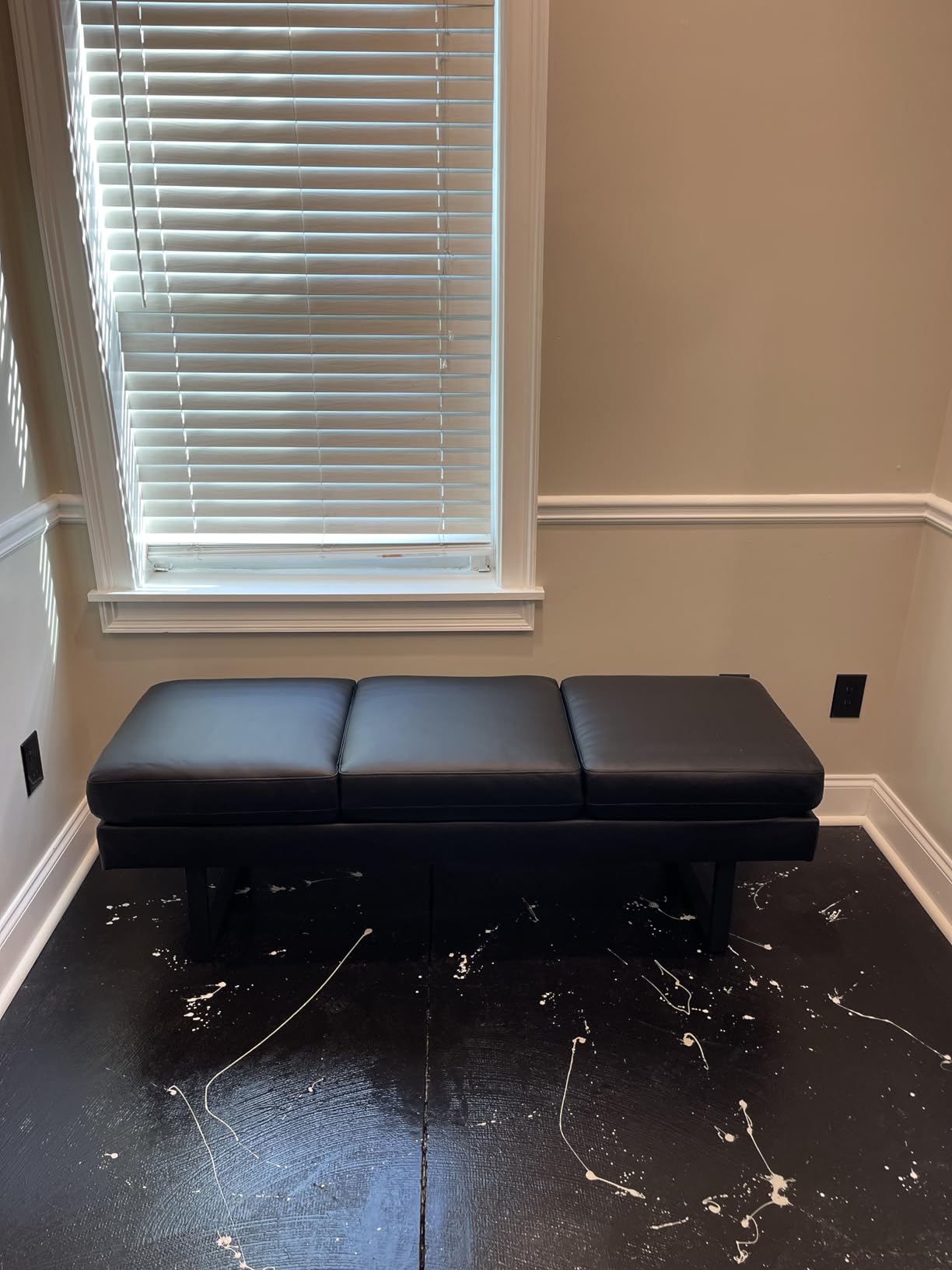 Furmax Waiting Room Chairs Faux Leather Office Guest Chair, 59.6 Inches Conference Room Chairs 3 Seats Upholstered Reception Bench, Lobby Furniture for Salon and Shop, Black customer photo 1