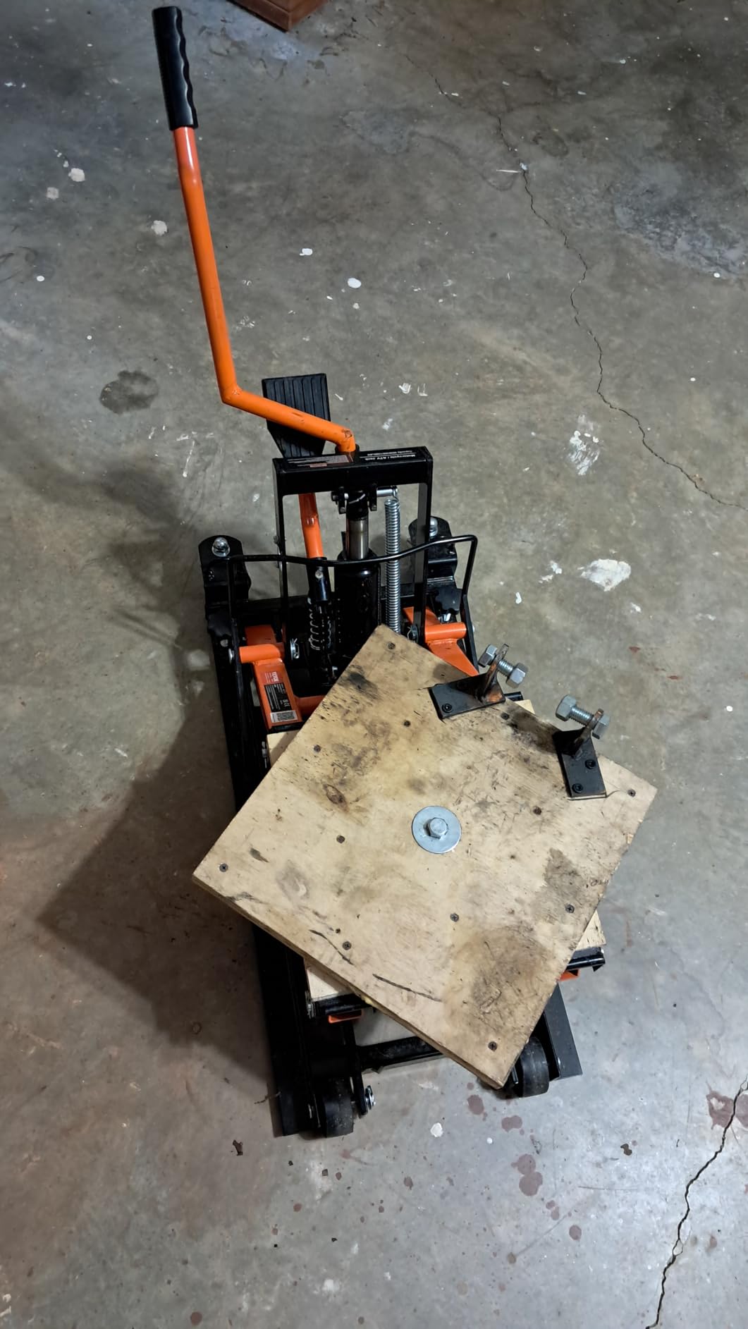 VEVOR Hydraulic Motorcycle Lift Jack 1500 LBS Capacity ATV Scissor Lift Jack customer photo 2