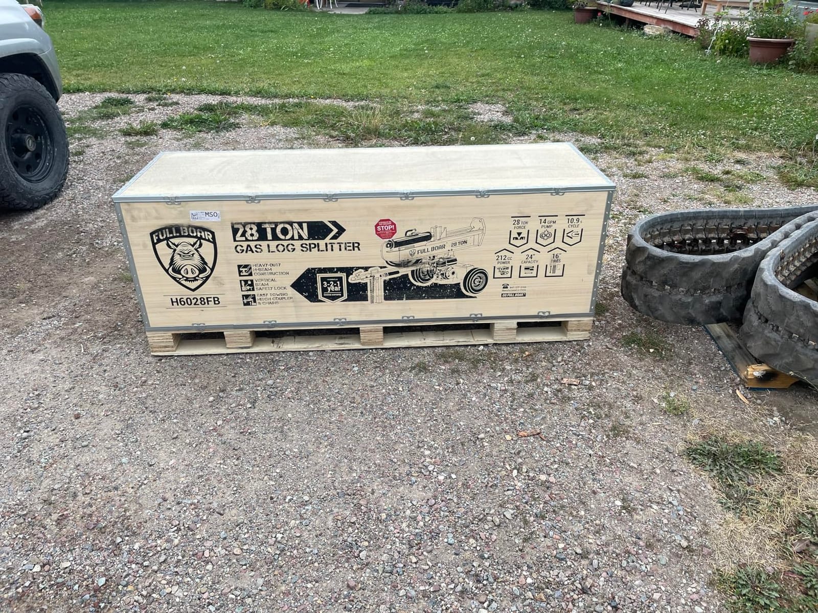28 Ton Log Splitter-Full Boar Engine 212cc (49 State) customer photo 1