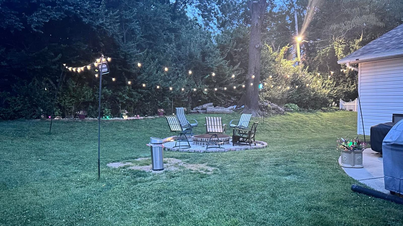 addlon 100FT 54LED Solar String Lights Outdoor Waterproof with Remote, USB | Shatterproof Outdoor Lights, 5000mAh Battery, Dimmable Timer Modes, Solar Powered Patio Lights for Backyard, Garden, Camping customer photo 2