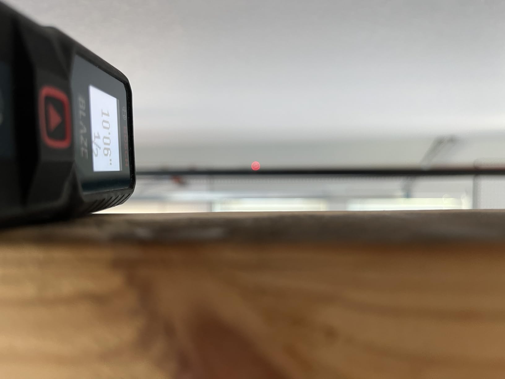 BOSCH GLM100-23 100 Ft Blaze Laser Distance Measure, Includes 2 AA Batteries, Distance Measuring Laser customer photo 2