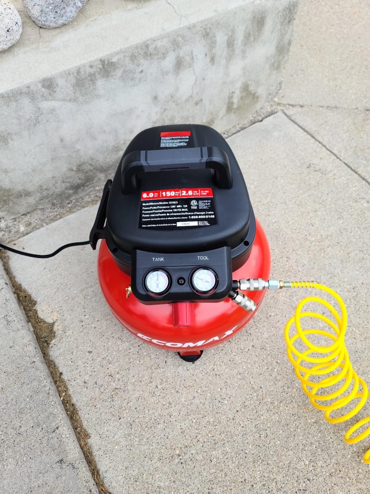 ECOMAX Pancake Air Compressor MAX 150 PSI, 2.6 CFM @90 PSI, Oil-Free | 3.6 CFM @40 PSI, Dual Quick Couplers, 1.5HP Portable Compressor for Car, Home and Jobsite, Red Model: 0210673 customer photo 1