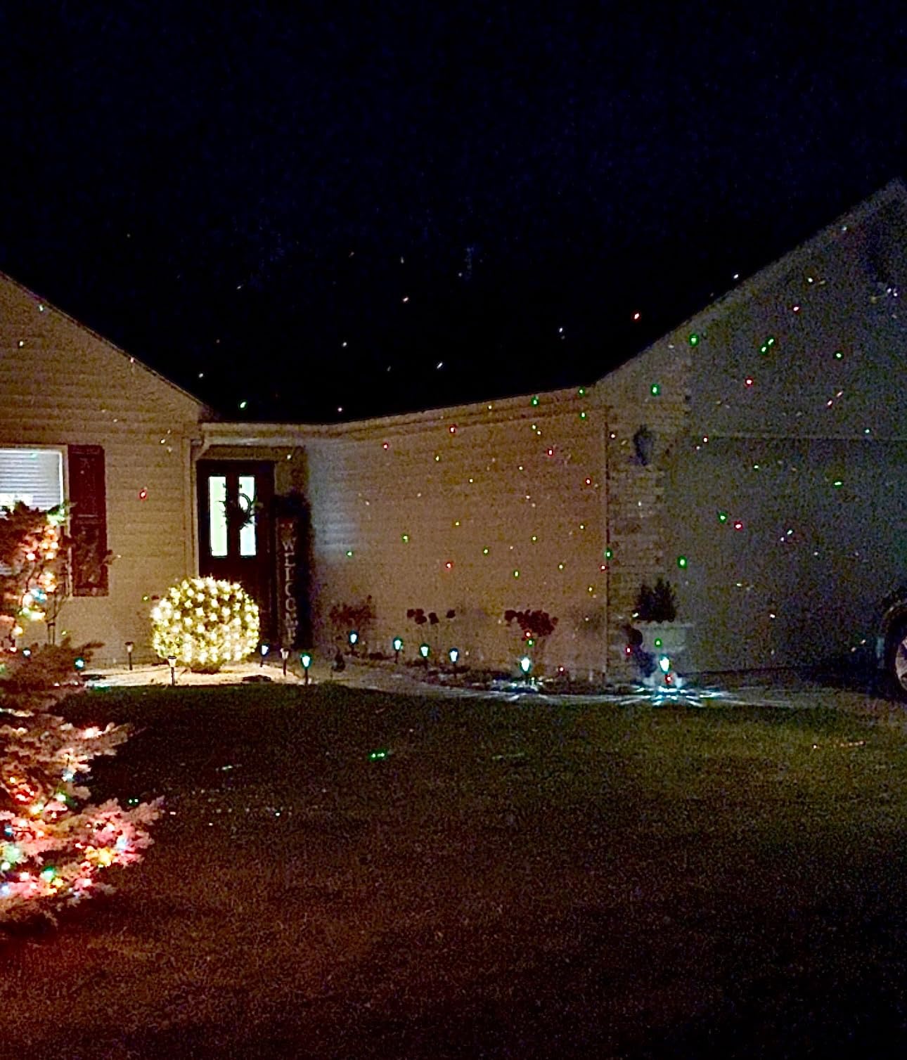 SUNFUCAN Laser Christmas Projector Lights Outdoor, Outdoor Garden Laser Light, Landscape Lights with Red and Green Stars, IP65 Waterproof, Cold Resistant. Suitable for Holiday, Party, Garden Decoration customer photo 1
