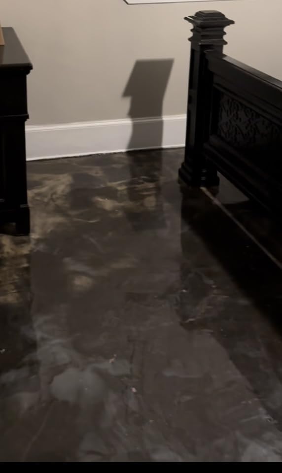 Clear Floor Epoxy Resin for Garages, Basements, Warehouses, Retail Stores and More | Highly Durable | Resistant to Scratches, Spills, and Stains | 1.5 Gallon Kit | 5.7 L customer photo 1