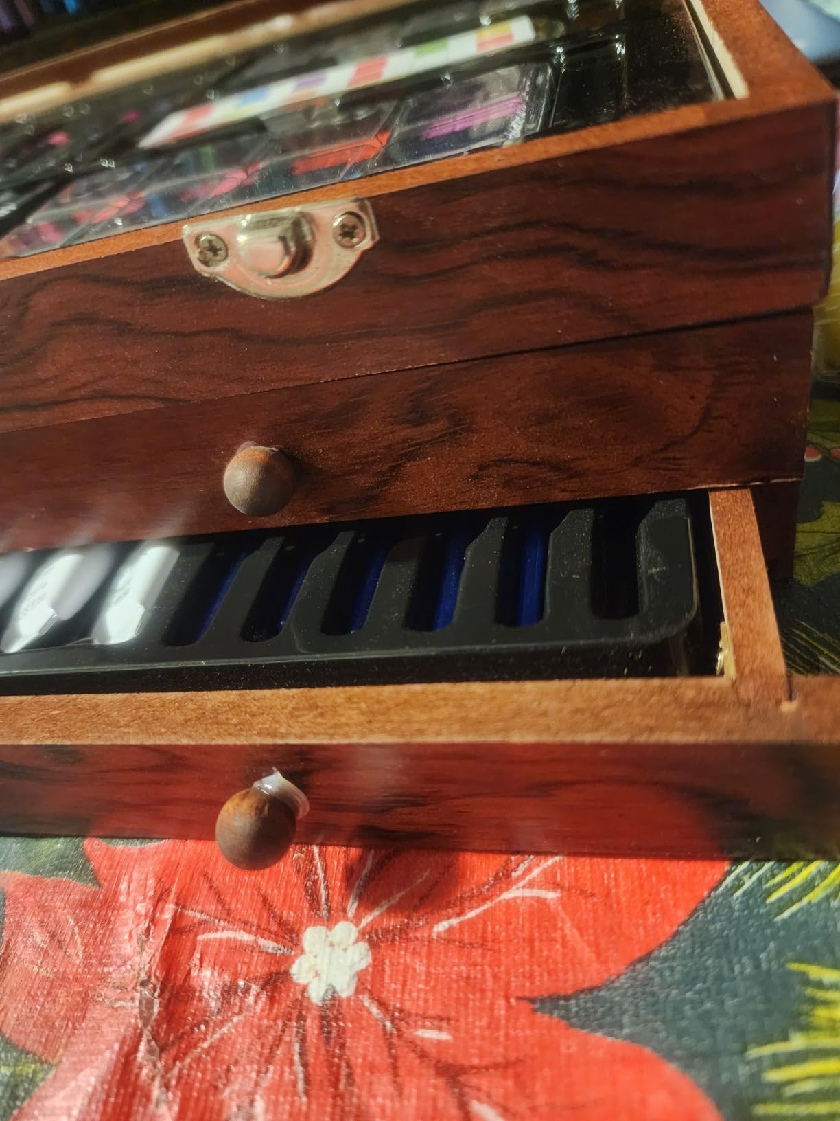 Soucolor Art Supplies, 192-Pack Deluxe Art Set Drawing Painting Supplies Kit | Supplies Kit with Acrylic Pad, Watercolor Pad, Sketch Book, Canvases, Acrylic Paint, Crayons, Pencils Birthday Gifts customer photo 2