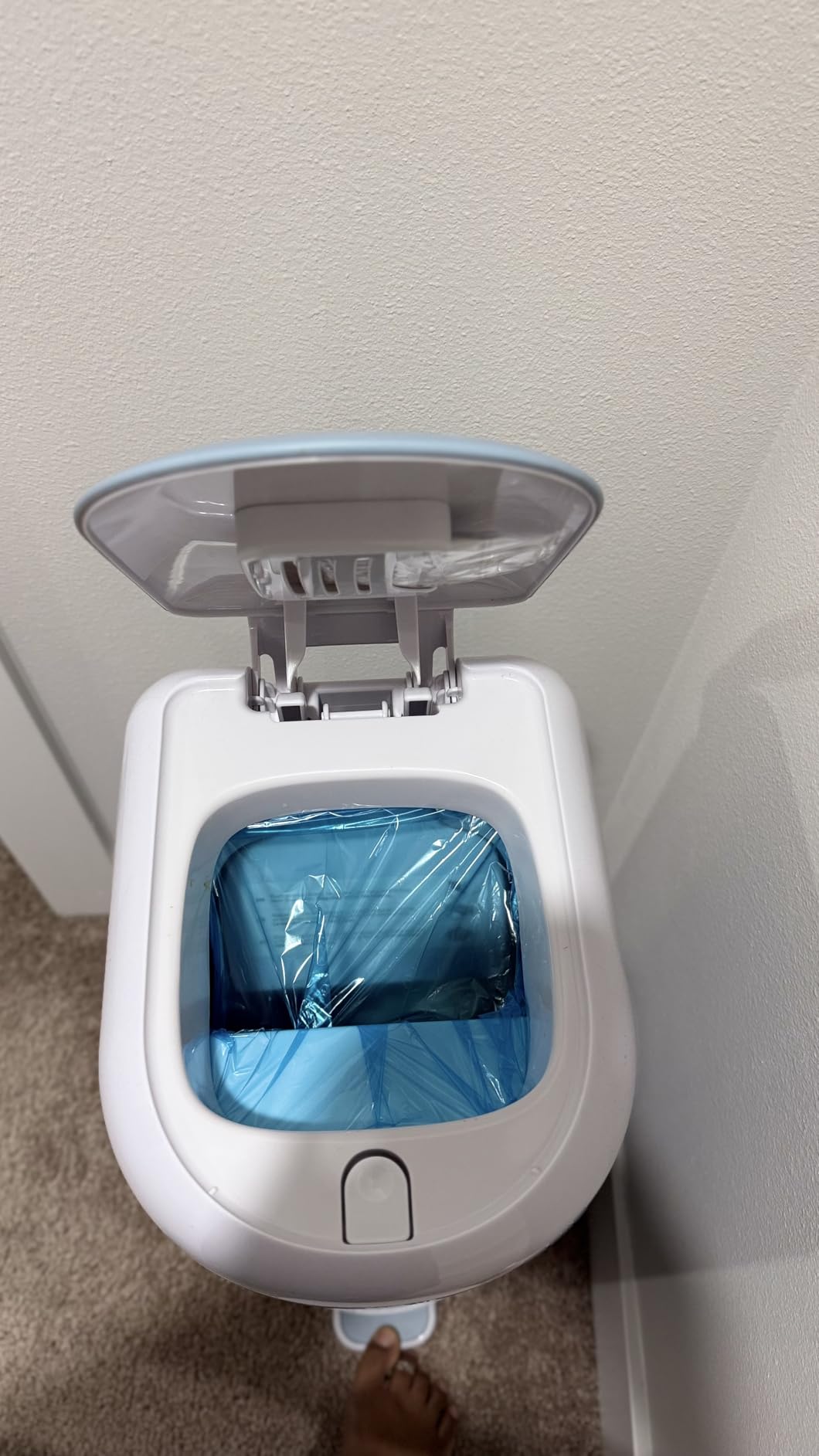 Diaper Genie Platinum Pail | Hands-free odour-locking diaper pail (white) customer photo 1