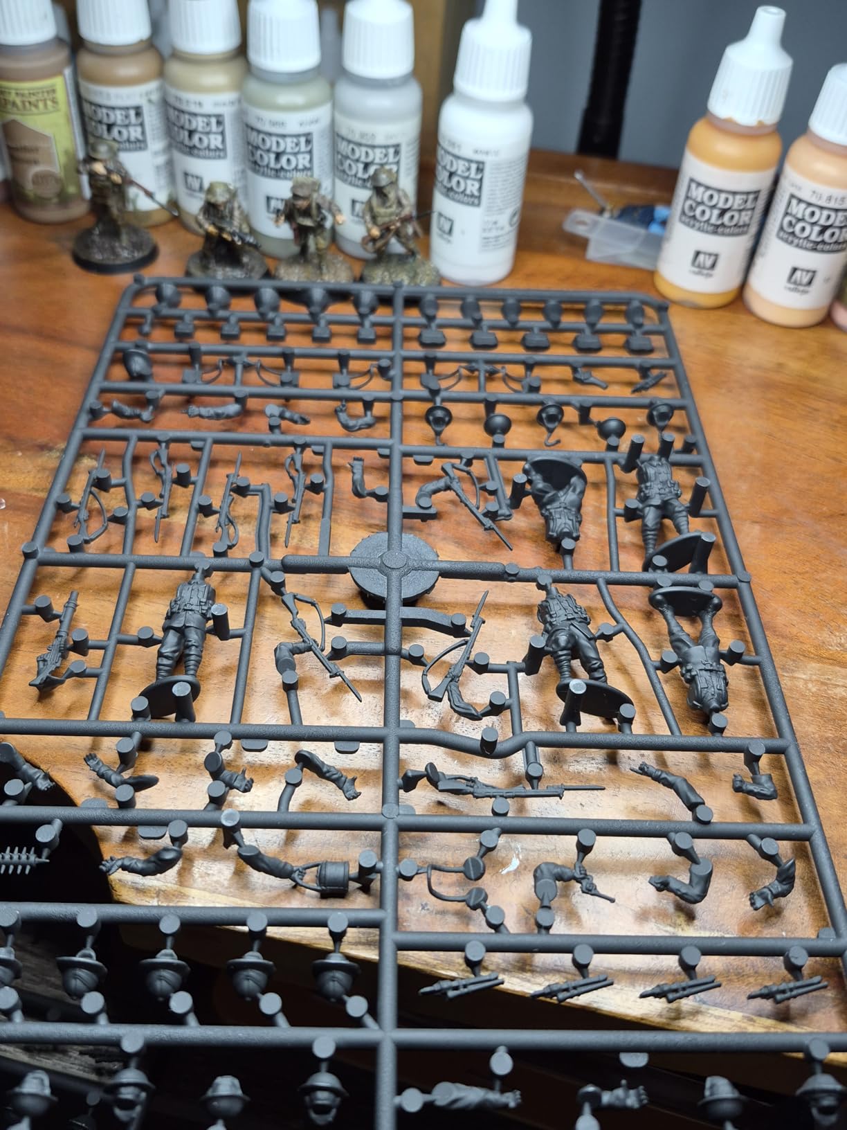 The Great War - British Infantry 1916-18 (30 Figures) Multi-Part Hard Plastic 28MM Figures customer photo 1