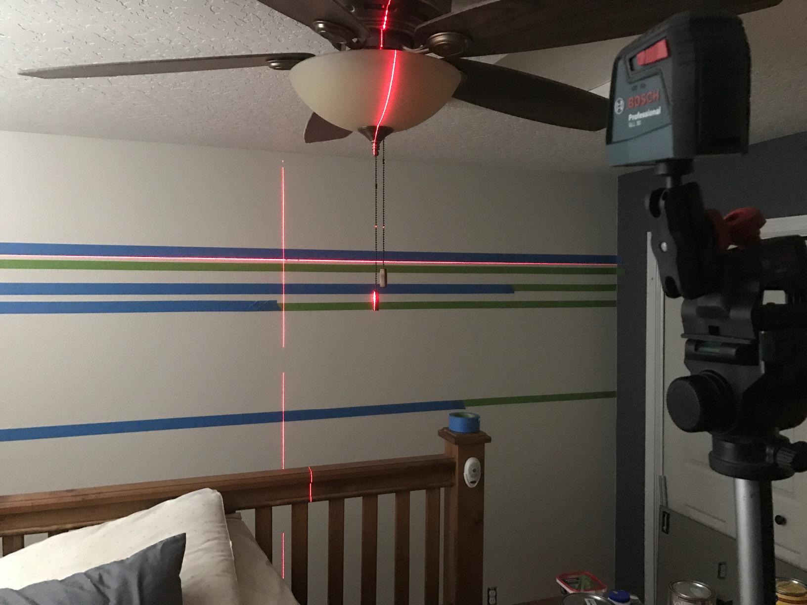 BOSCH GLL50-20 50 Ft Self-Leveling Cross-Line Laser, Includes Integrated Magnetic Mount & 2 AA Batteries customer photo 1