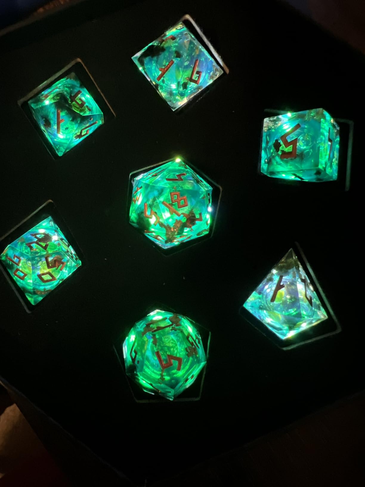 HEIMDALLR Liquid Core Dice Set with First Ever LED Display Case - 7-PC Hand-Painted Sharp Edge DND Dice Set with Gift Dice Box - Resin Dungeons and Dragons Dice Set (Fenrir's Shadow) customer photo 1