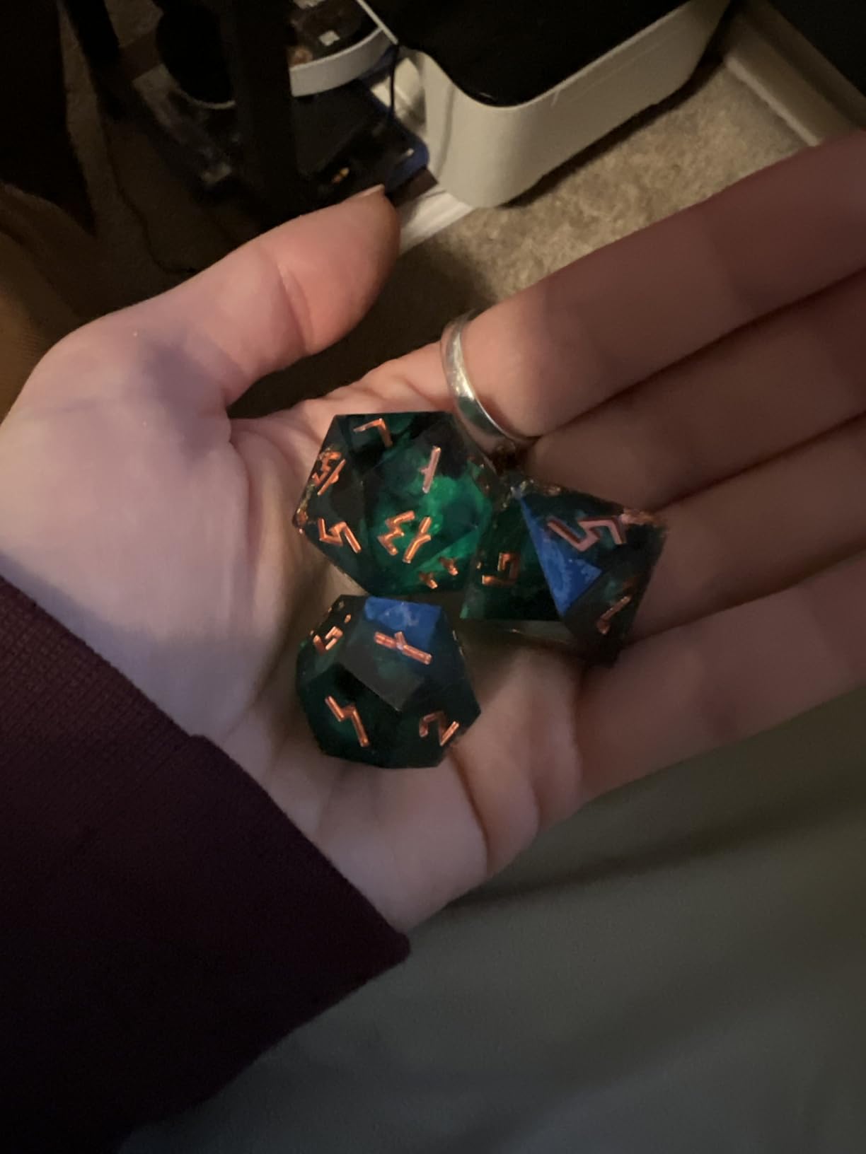 HEIMDALLR Liquid Core Dice Set with First Ever LED Display Case - 7-PC Hand-Painted Sharp Edge DND Dice Set with Gift Dice Box - Resin Dungeons and Dragons Dice Set (Fenrir's Shadow) customer photo 2