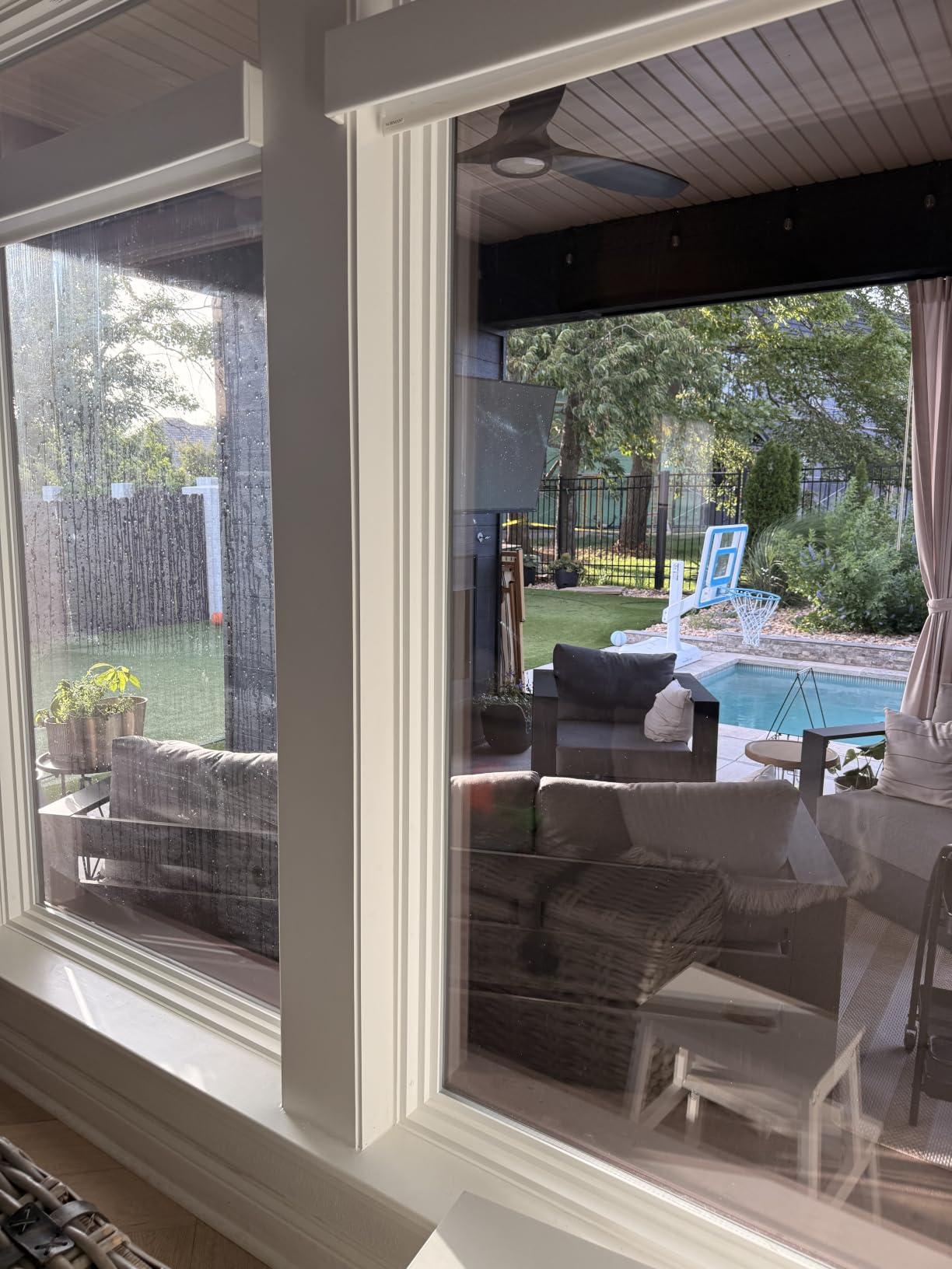 Kärcher Electric Window Vacuum WV 1 Plus, Ideal for Showers, Mirrors, Glass customer photo 1