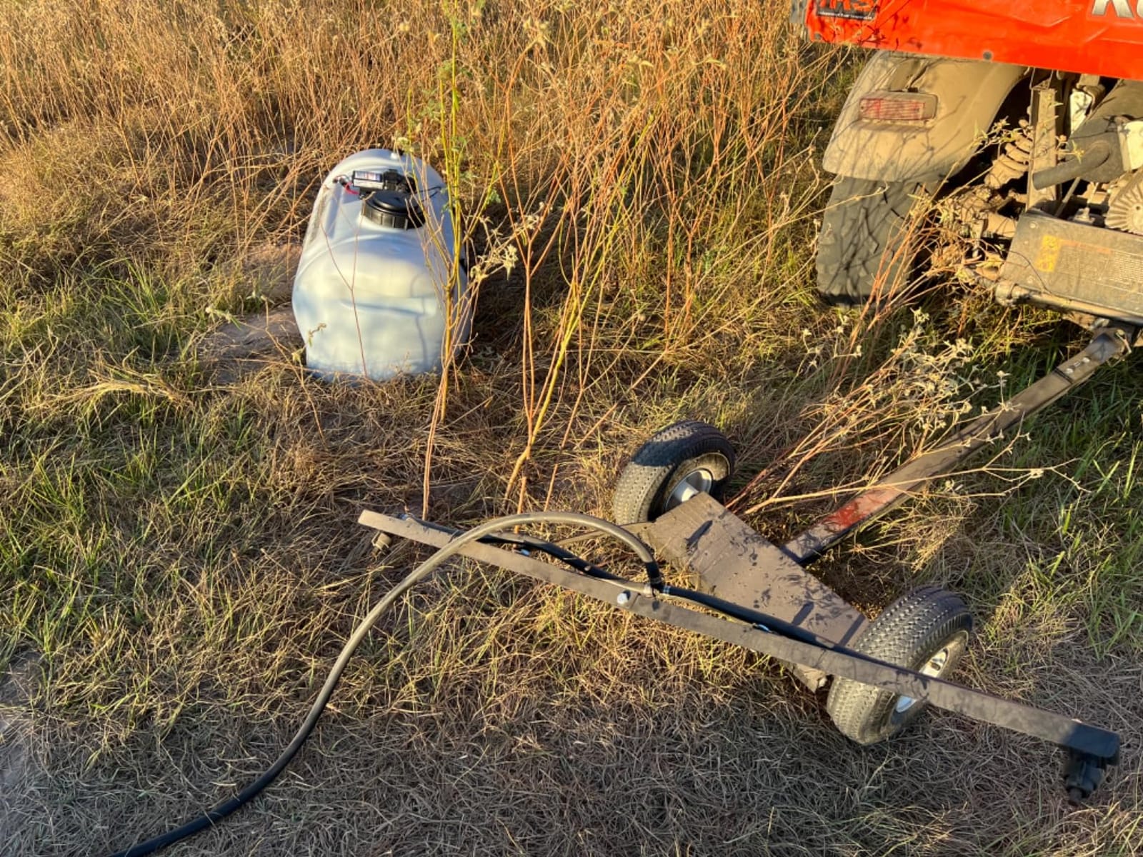 25 Gallon Pull-Behind Trailer Broadcast Sprayer - 1.1GPM, 7' Swath customer photo 2