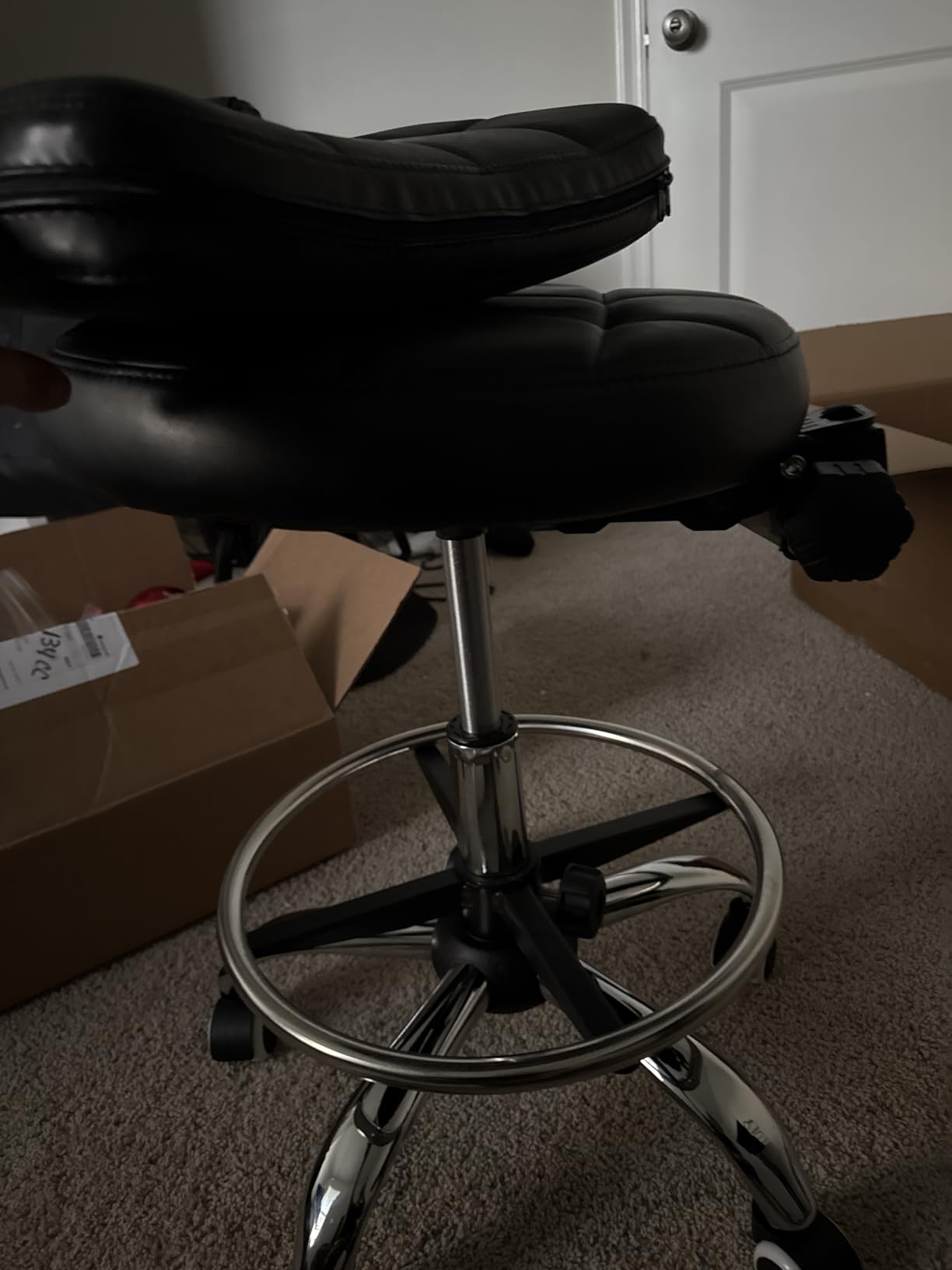 YJHome Rolling Stool, Rolling Stools with Wheels Foot Rest, Backrest Adjustable Height, Heavy Duty 400lbs Weight Capacity, Salon Spa Tattoo Massage Office Swivel Stool Chair (Black) customer photo 1